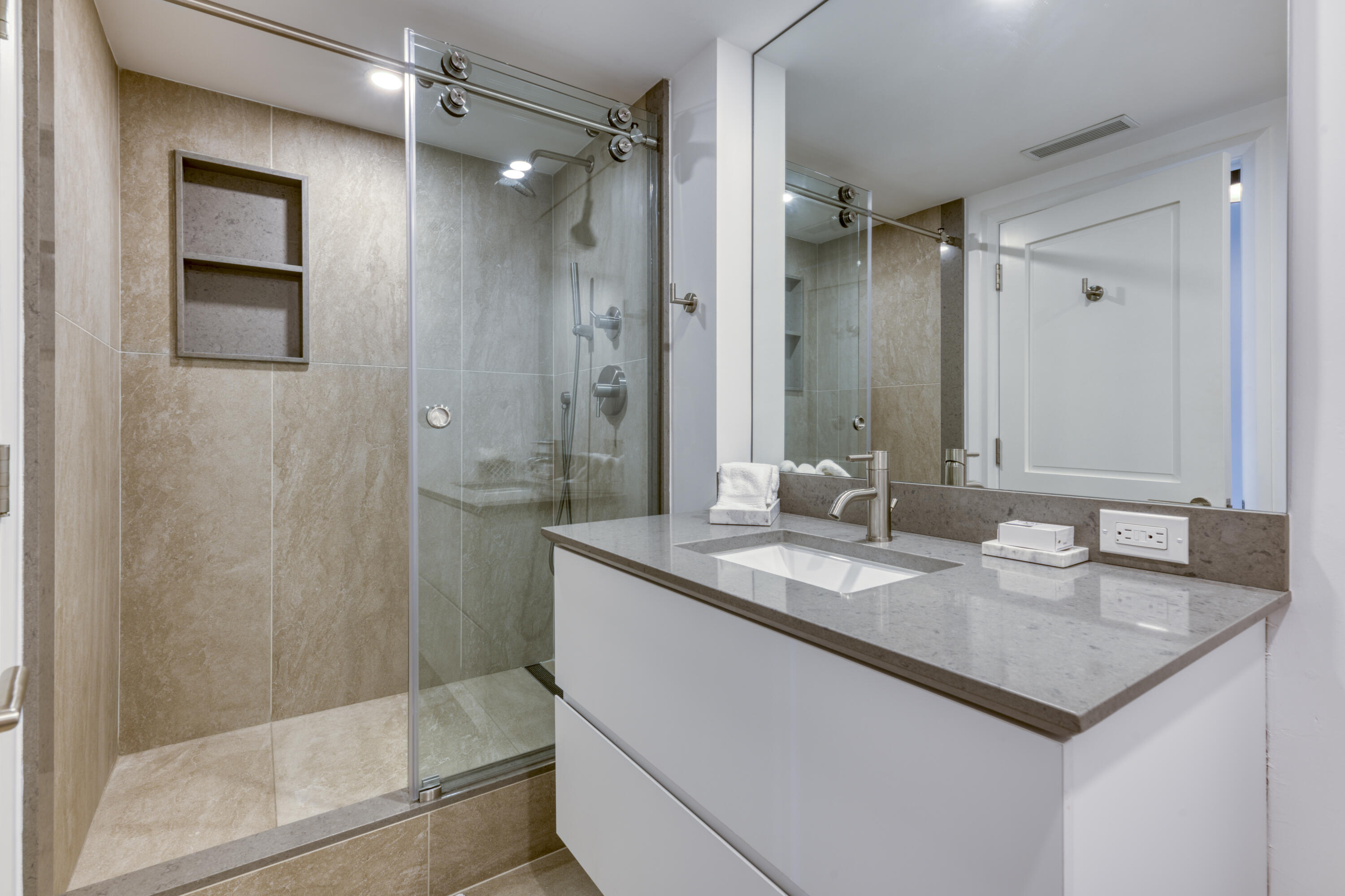 WINTHROP HOUSE CONDO - Residential