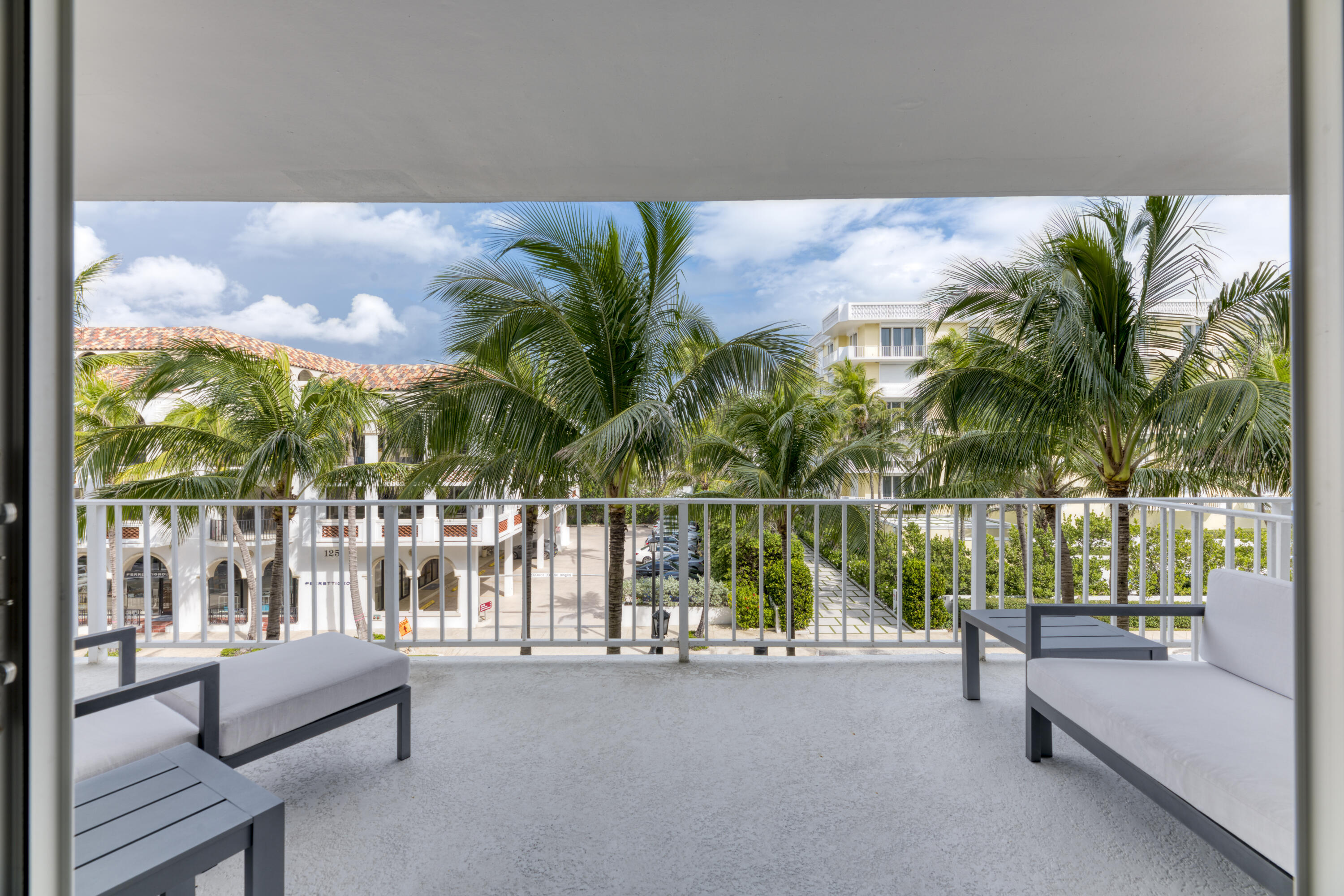 WINTHROP HOUSE CONDO - Residential