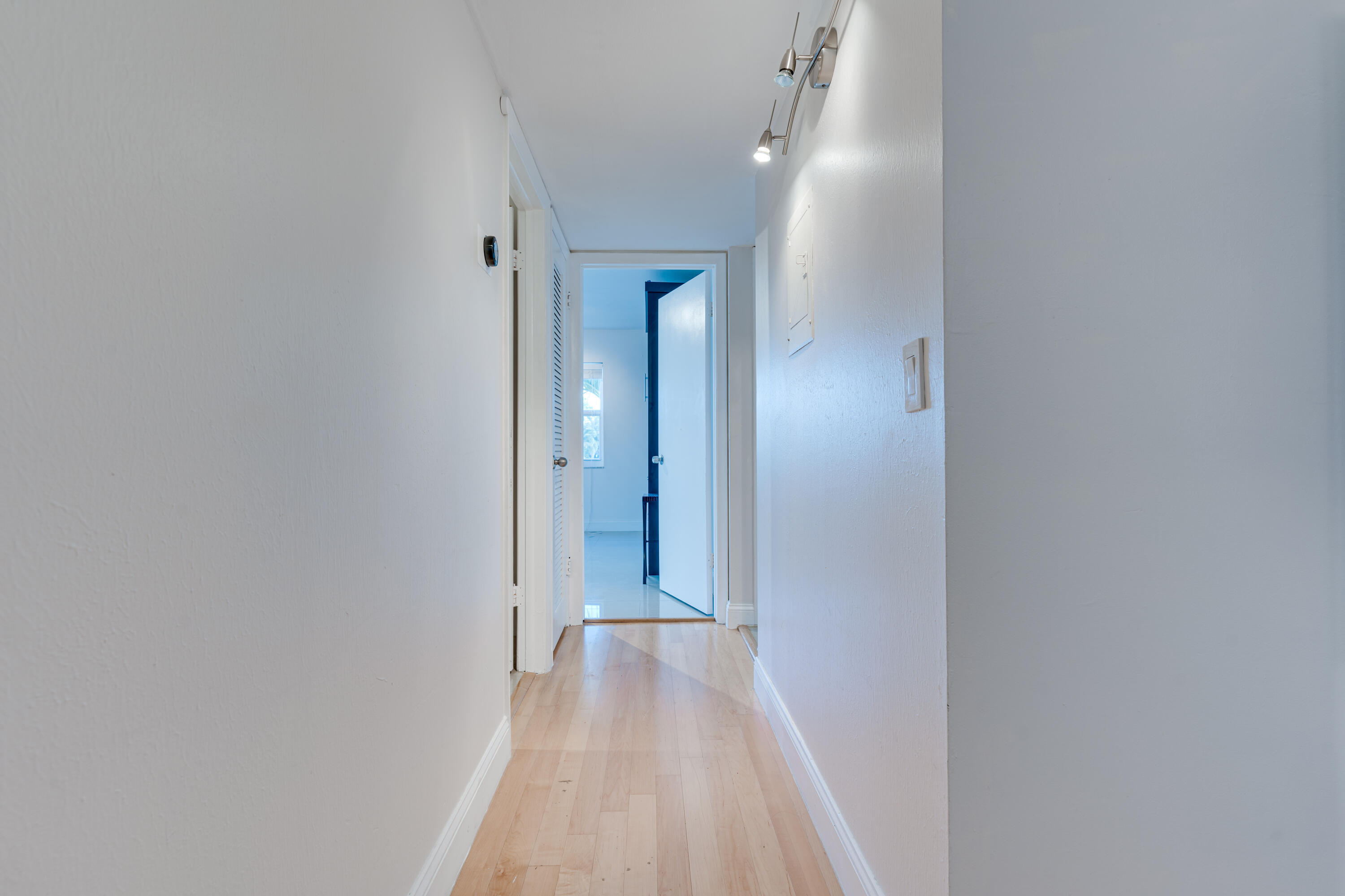 KINGS POINT CAPRI CONDOS - Residential Lease