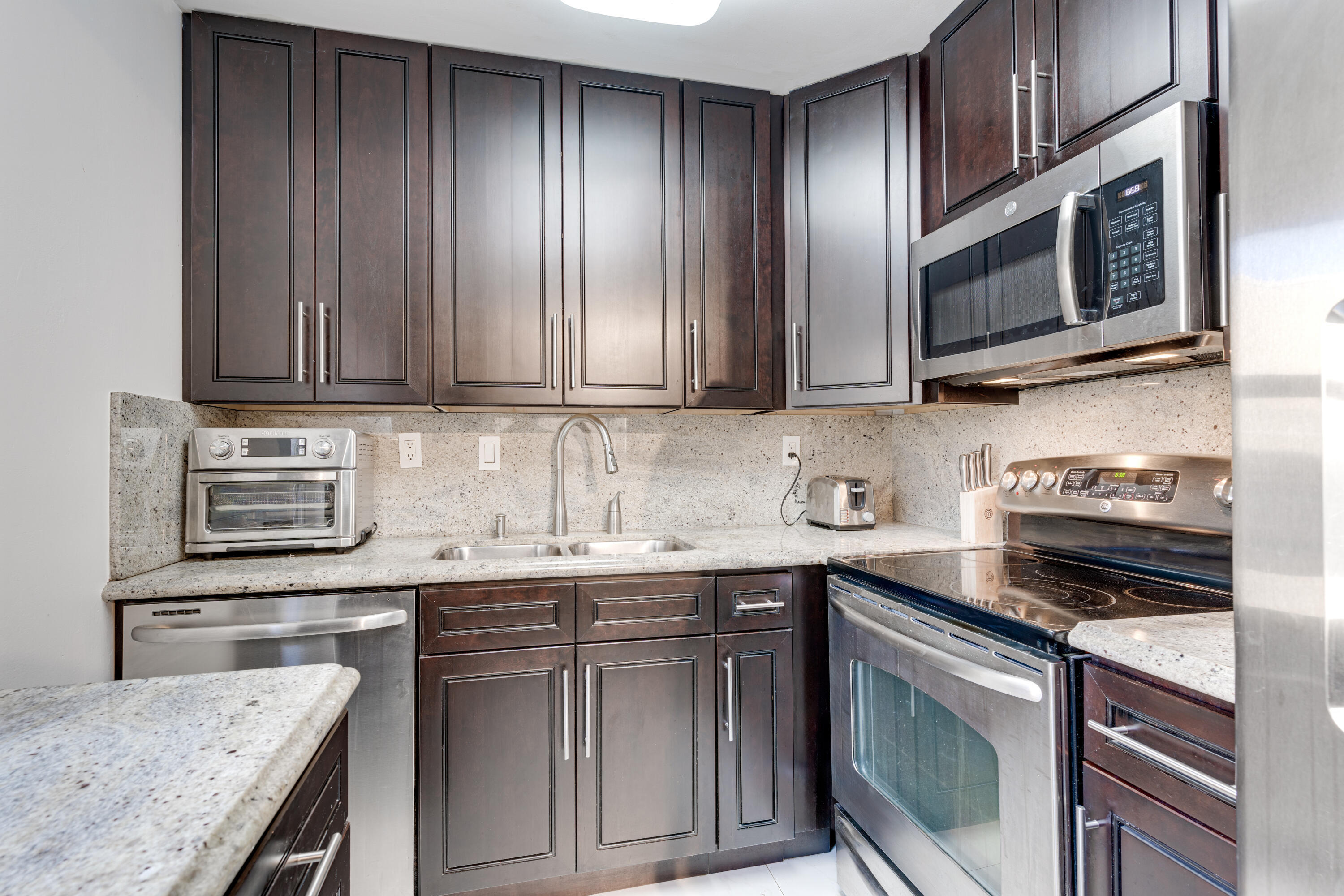 KINGS POINT CAPRI CONDOS - Residential Lease