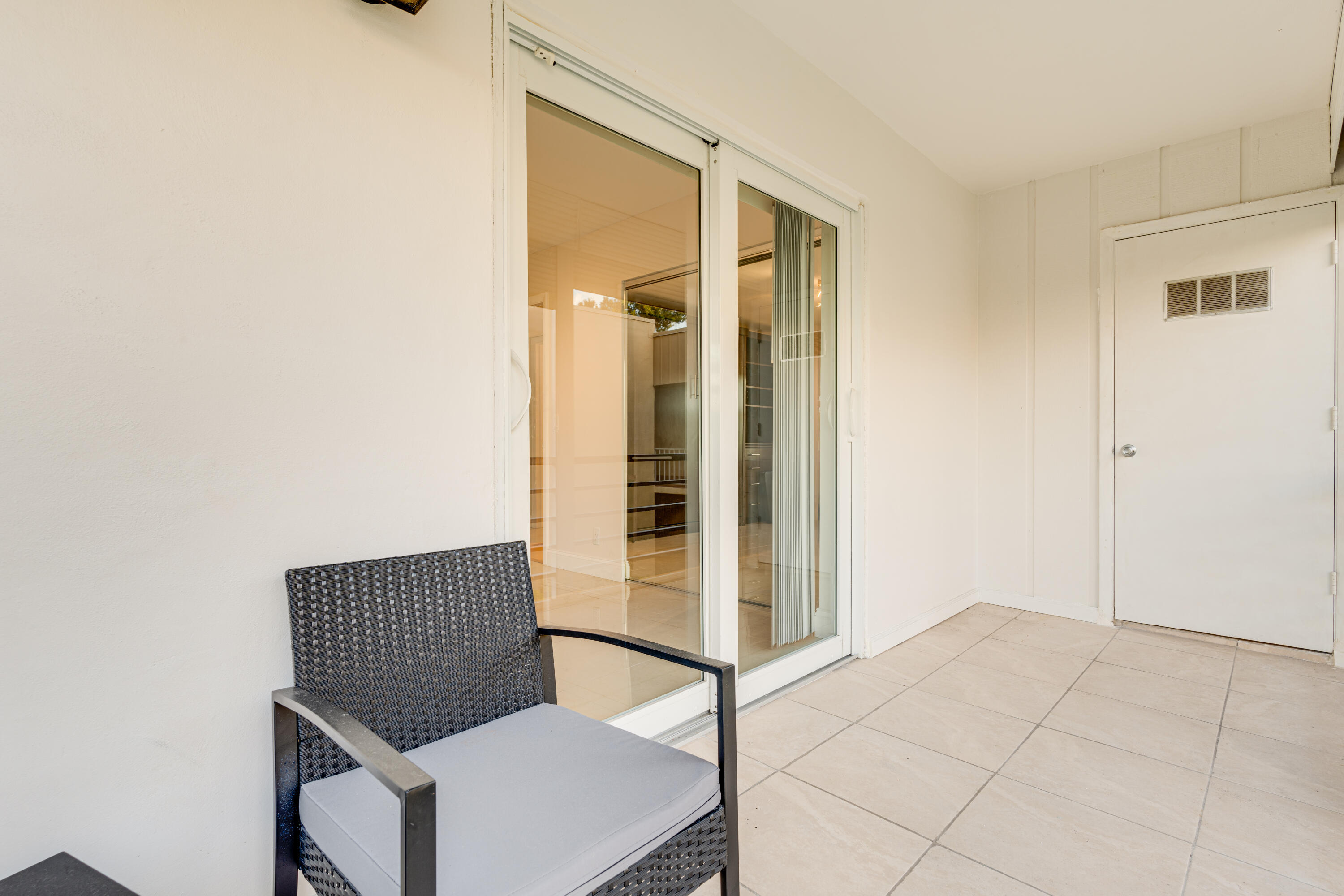 KINGS POINT CAPRI CONDOS - Residential Lease