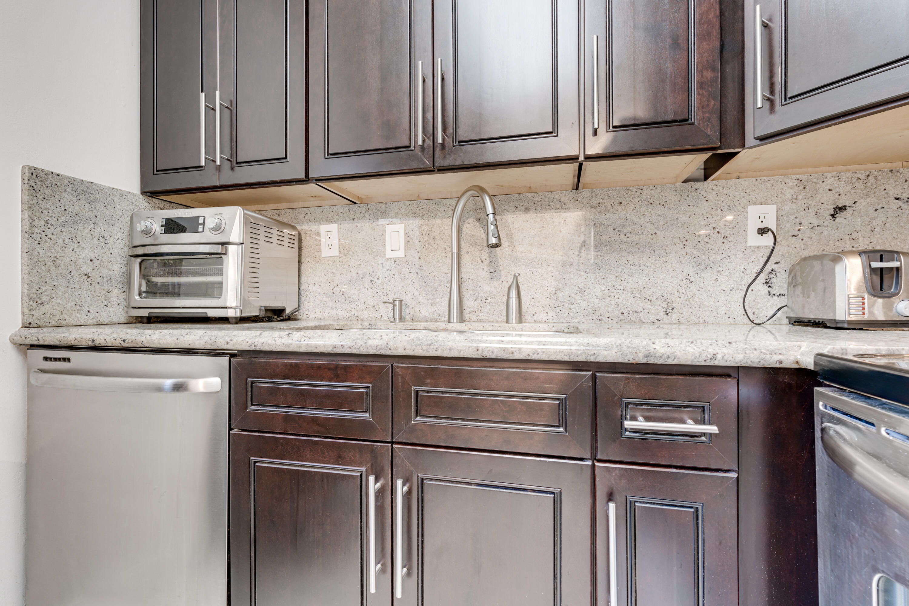 KINGS POINT CAPRI CONDOS - Residential Lease