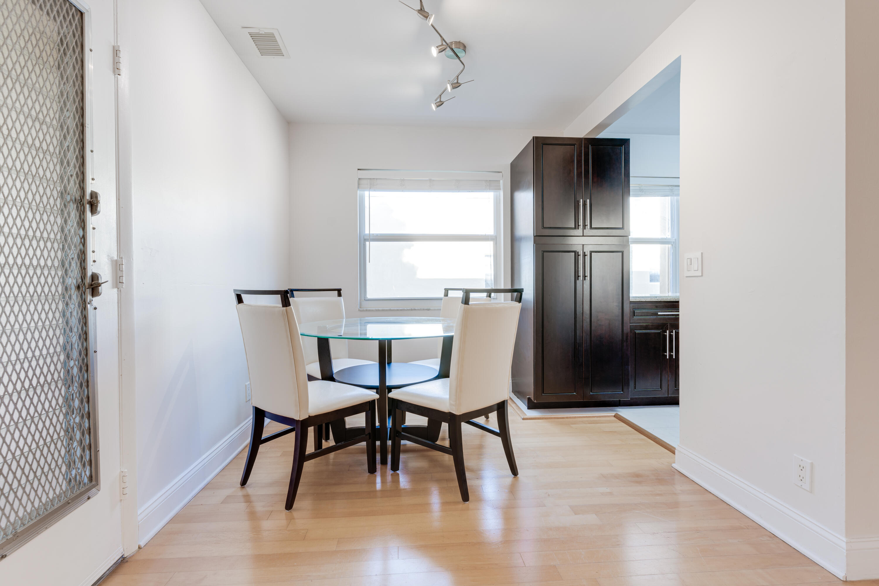 KINGS POINT CAPRI CONDOS - Residential Lease