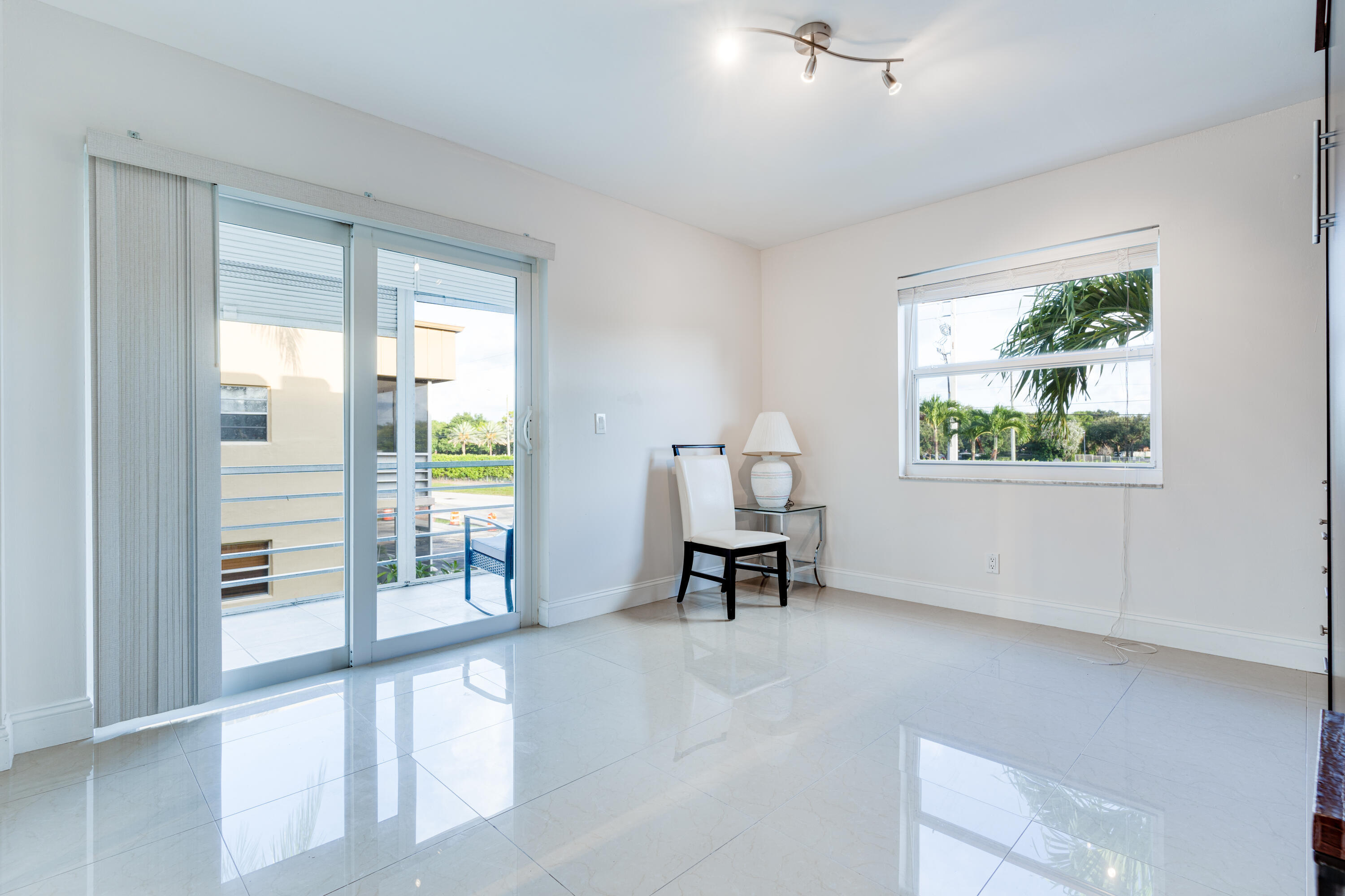 KINGS POINT CAPRI CONDOS - Residential Lease