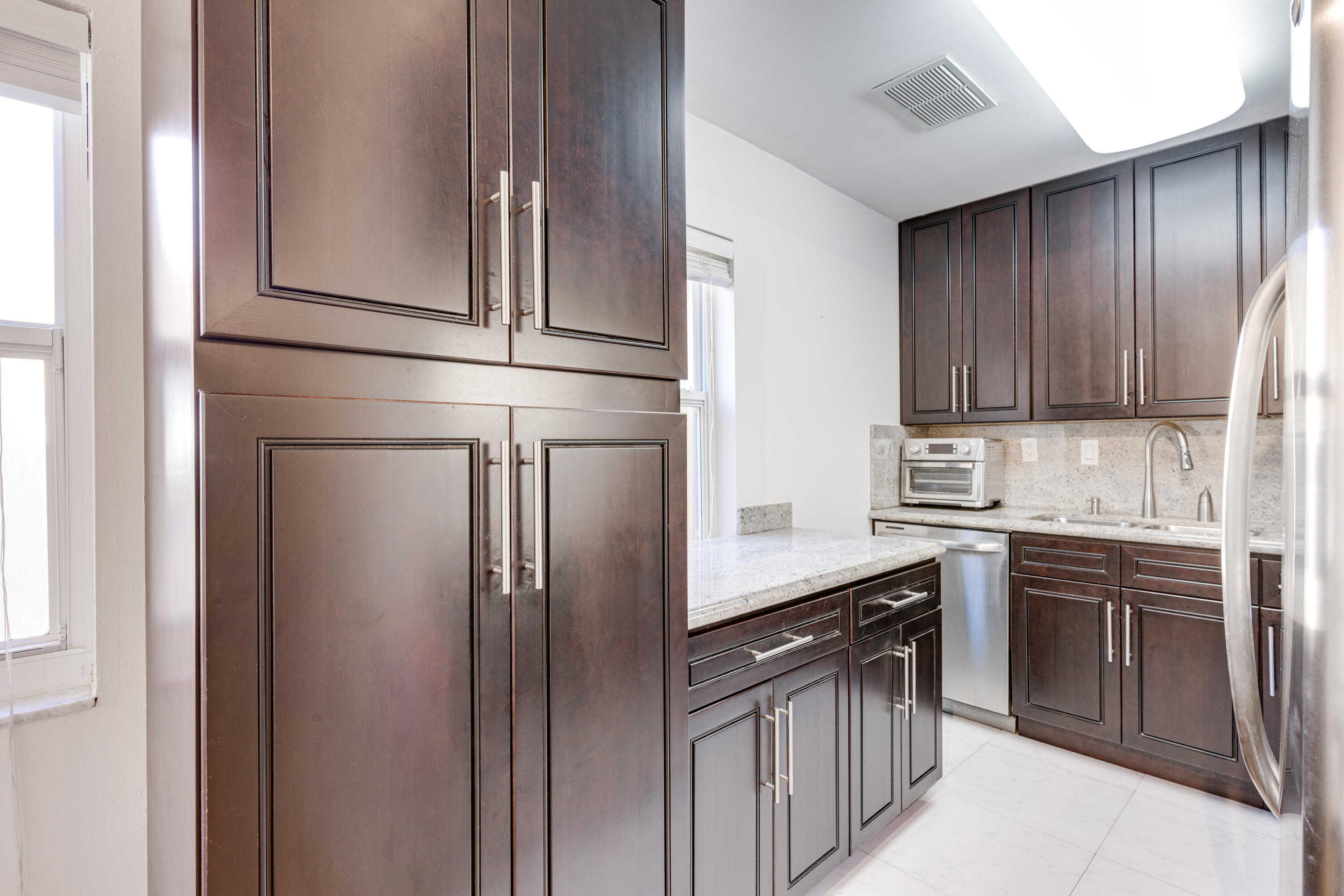 KINGS POINT CAPRI CONDOS - Residential Lease