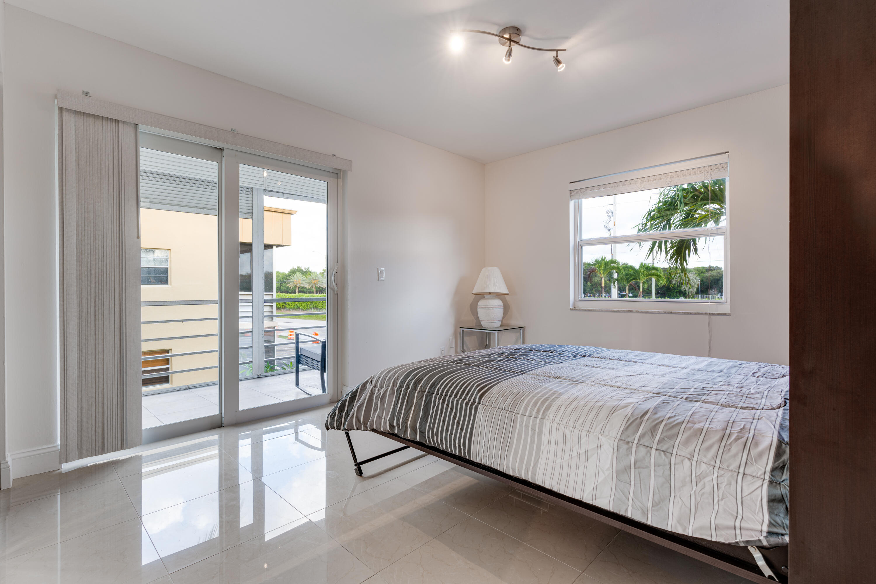 KINGS POINT CAPRI CONDOS - Residential Lease