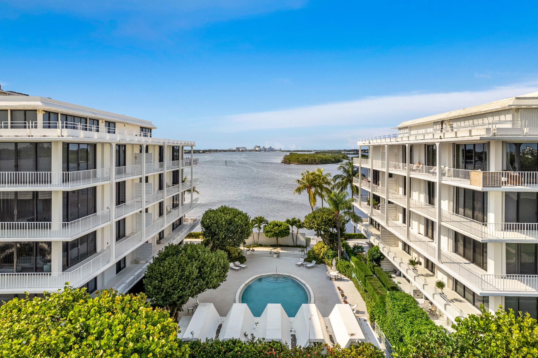 CHATEAU CHEVERNY IBIS ISLE CONDO - Residential