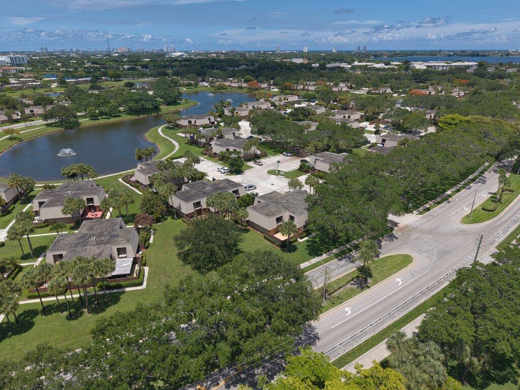 VILLAGE OF SANDALWOOD LAKES SOUTH - Residential