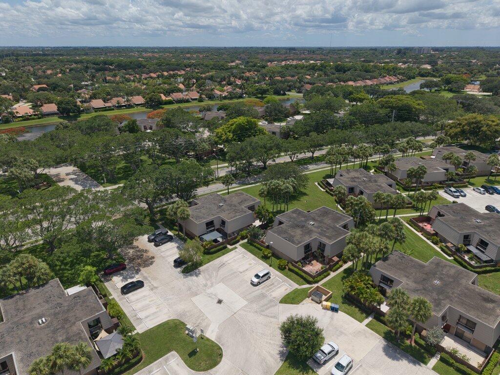 VILLAGE OF SANDALWOOD LAKES SOUTH - Residential