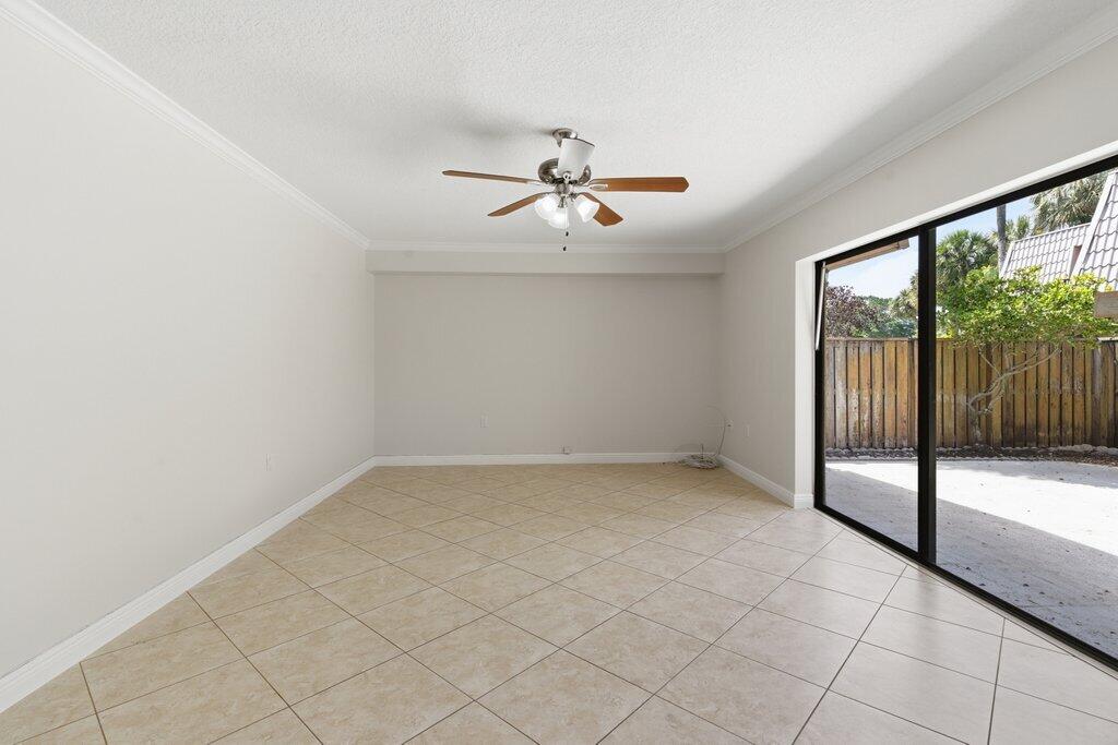 VILLAGE OF SANDALWOOD LAKES SOUTH - Residential