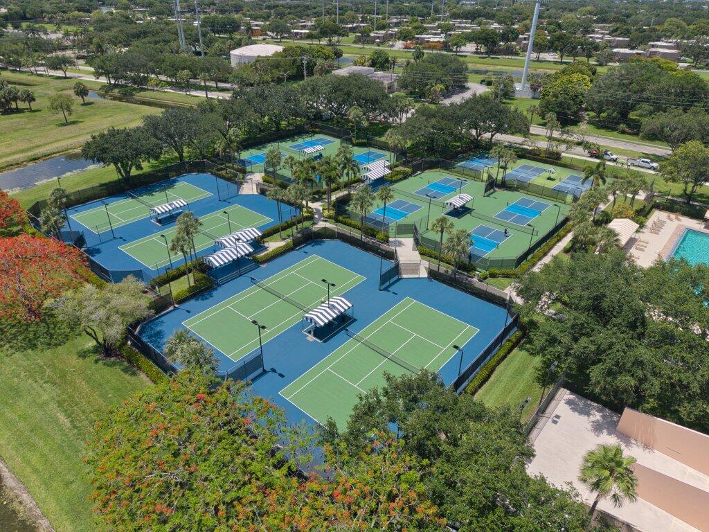 VILLAGE OF SANDALWOOD LAKES SOUTH - Residential