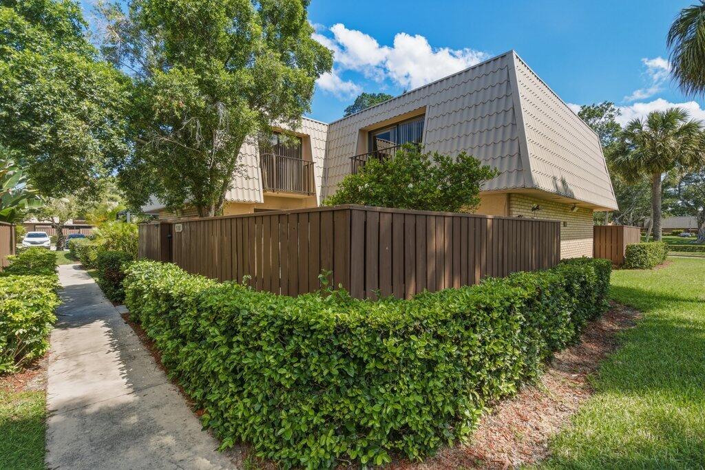 VILLAGE OF SANDALWOOD LAKES SOUTH - Residential