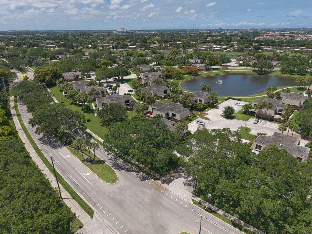 VILLAGE OF SANDALWOOD LAKES SOUTH - Residential