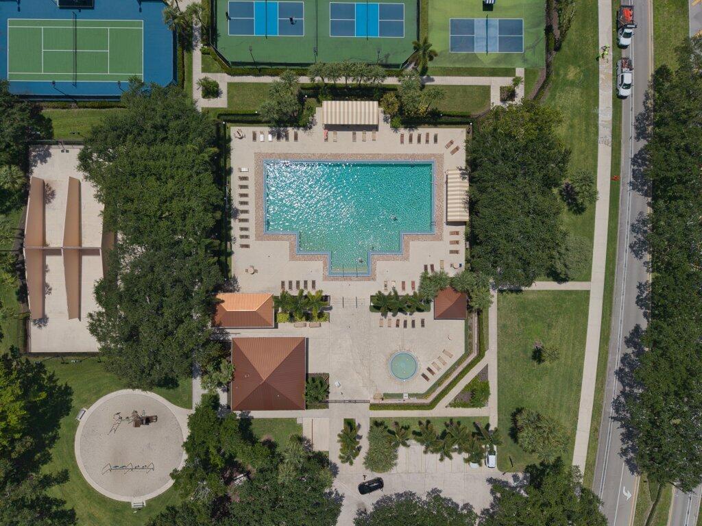VILLAGE OF SANDALWOOD LAKES SOUTH - Residential