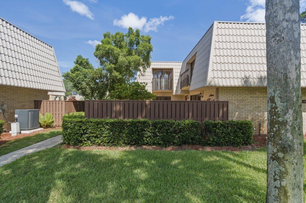 VILLAGE OF SANDALWOOD LAKES SOUTH - Residential