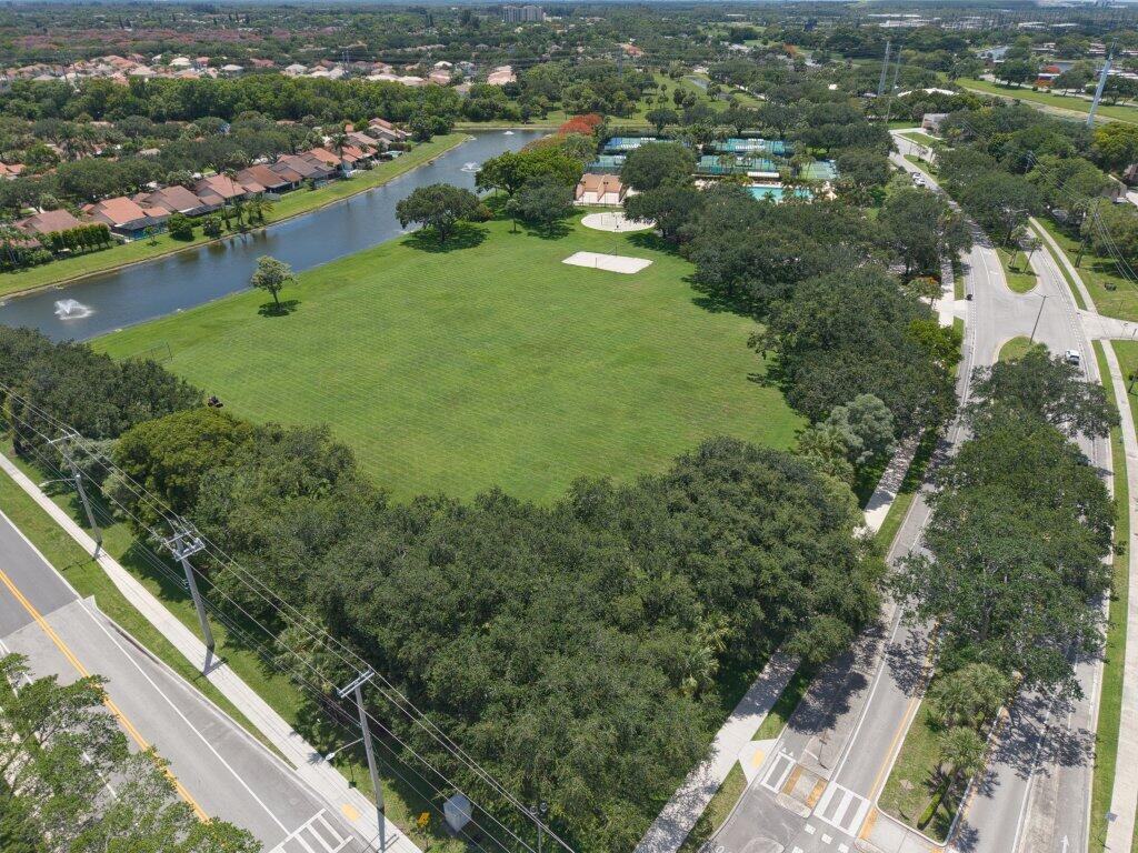 VILLAGE OF SANDALWOOD LAKES SOUTH - Residential