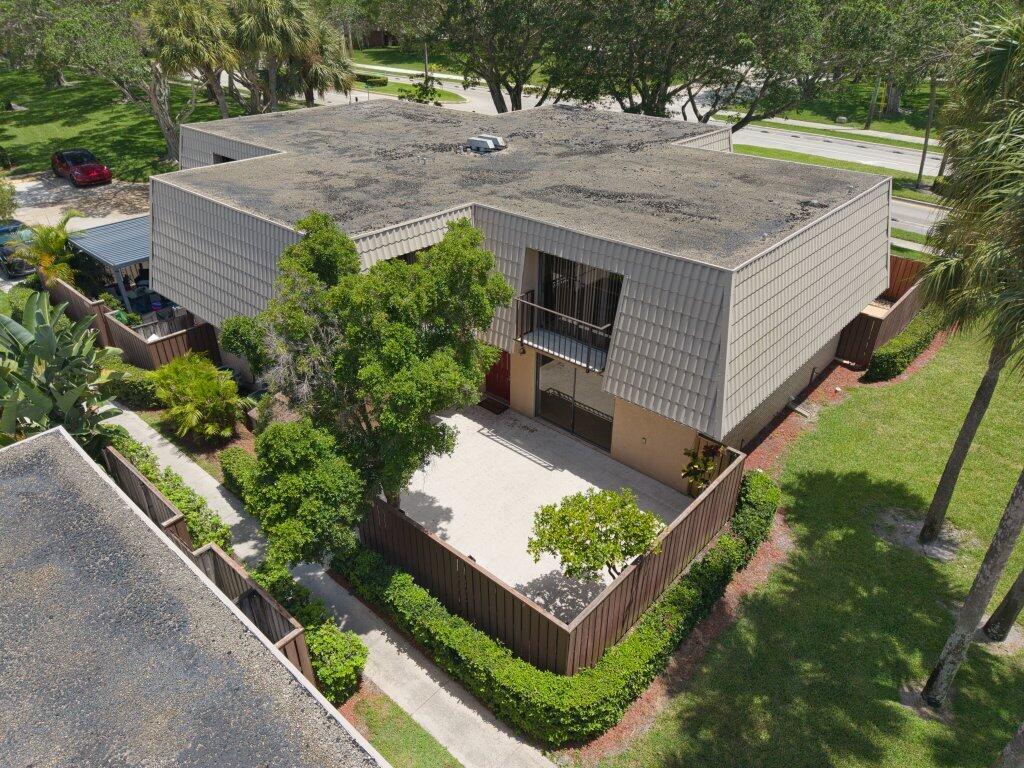 VILLAGE OF SANDALWOOD LAKES SOUTH - Residential