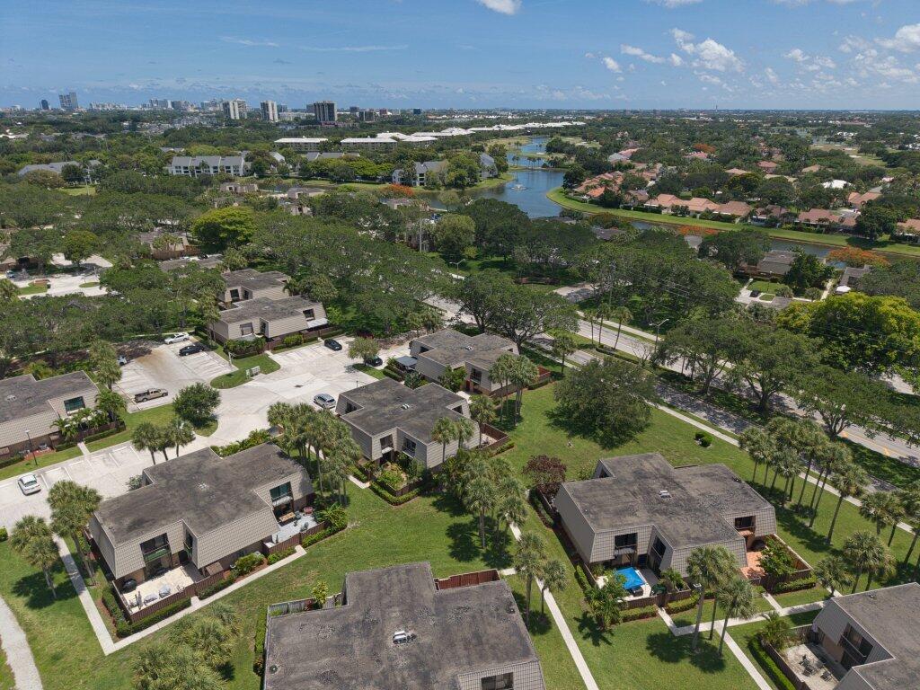 VILLAGE OF SANDALWOOD LAKES SOUTH - Residential