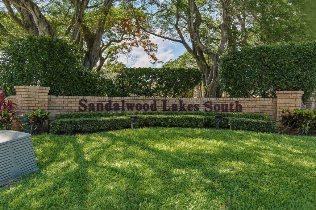 VILLAGE OF SANDALWOOD LAKES SOUTH - Residential