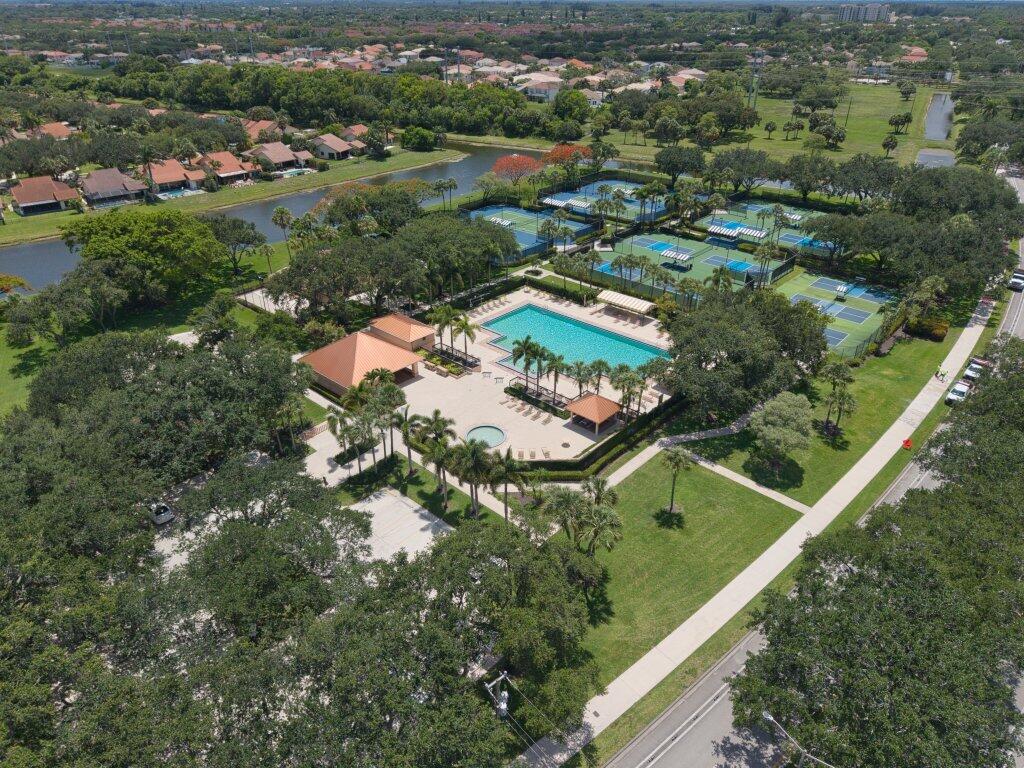VILLAGE OF SANDALWOOD LAKES SOUTH - Residential