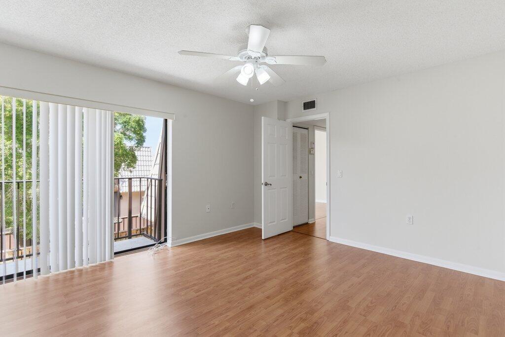 VILLAGE OF SANDALWOOD LAKES SOUTH - Residential
