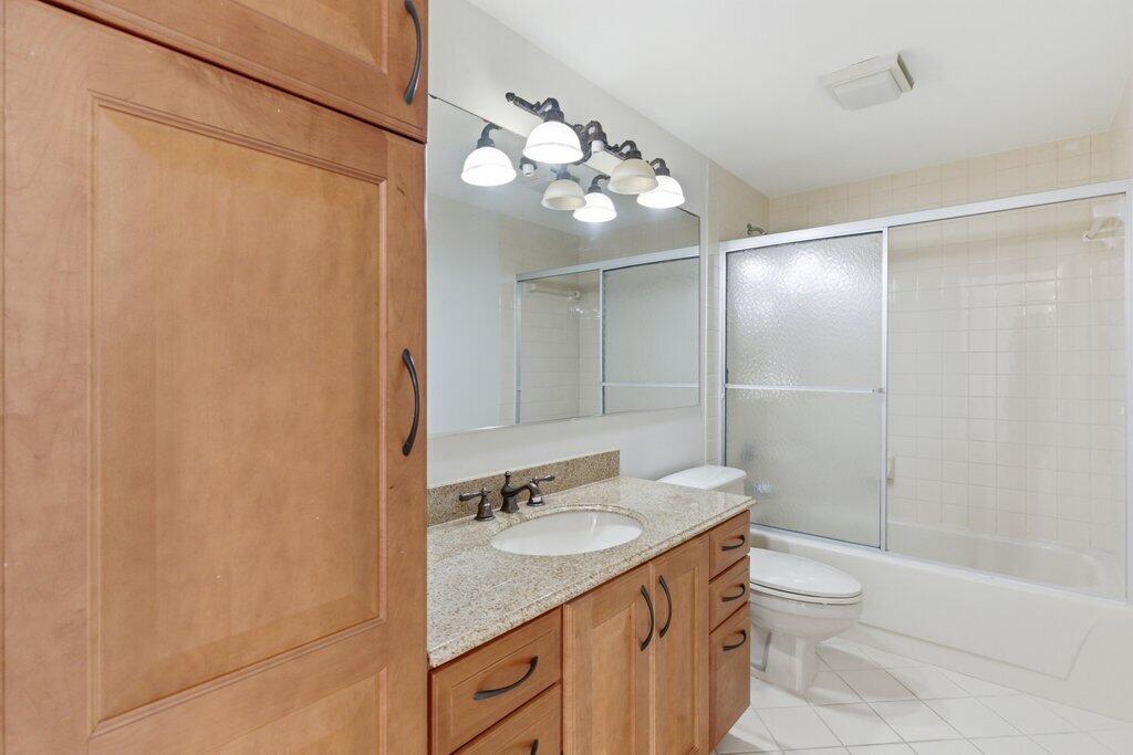 VILLAGE OF SANDALWOOD LAKES SOUTH - Residential