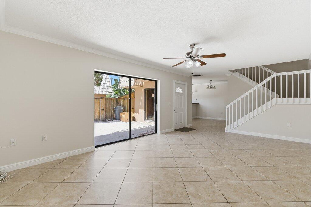 VILLAGE OF SANDALWOOD LAKES SOUTH - Residential
