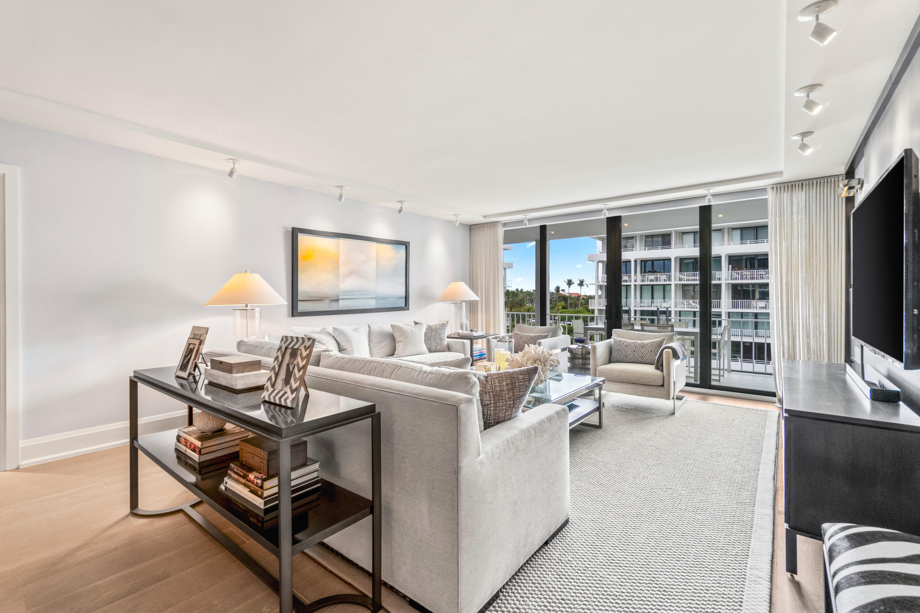 COVE CONDO - Residential