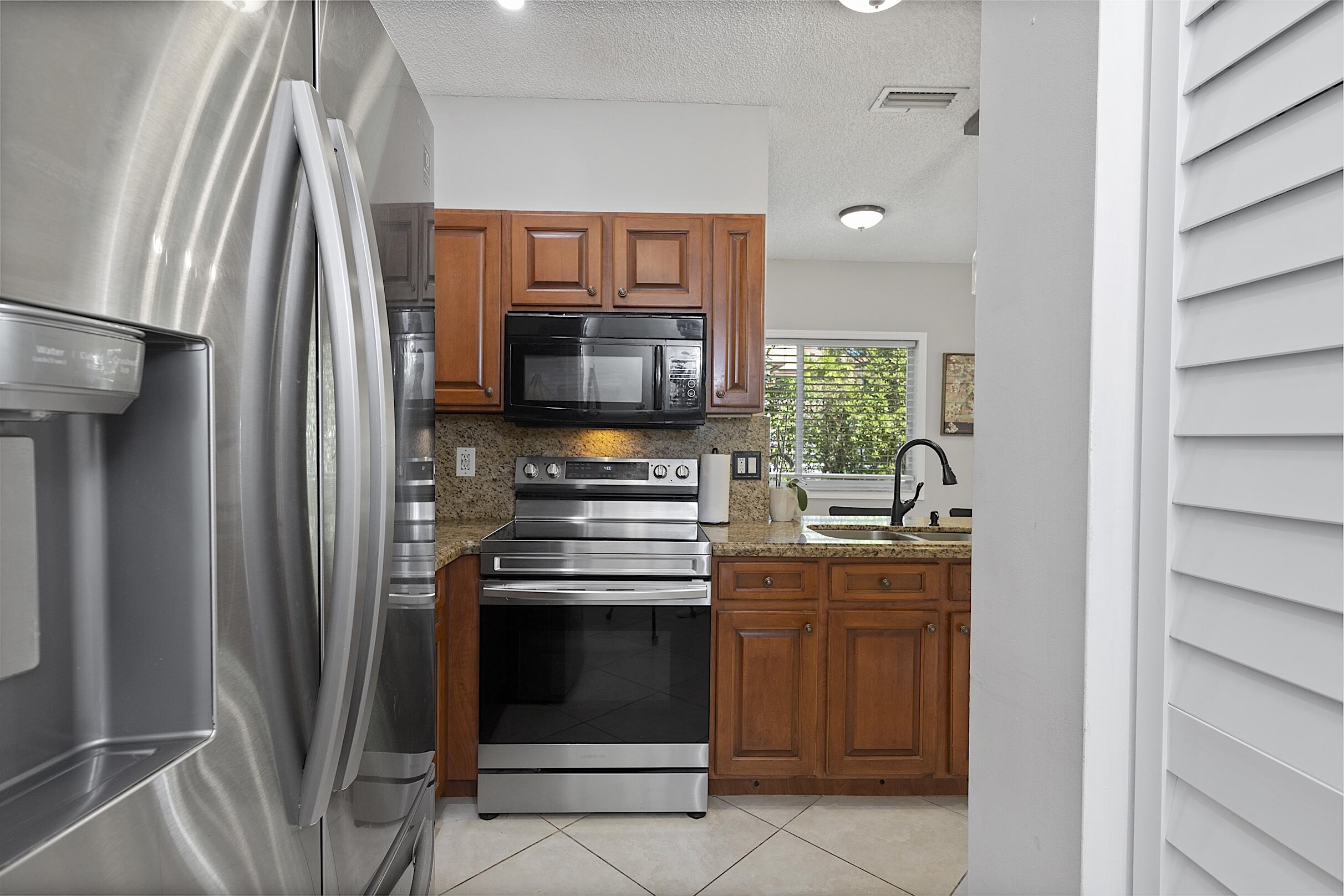 LAGO VISTA AT COCONUT CREEK - Residential