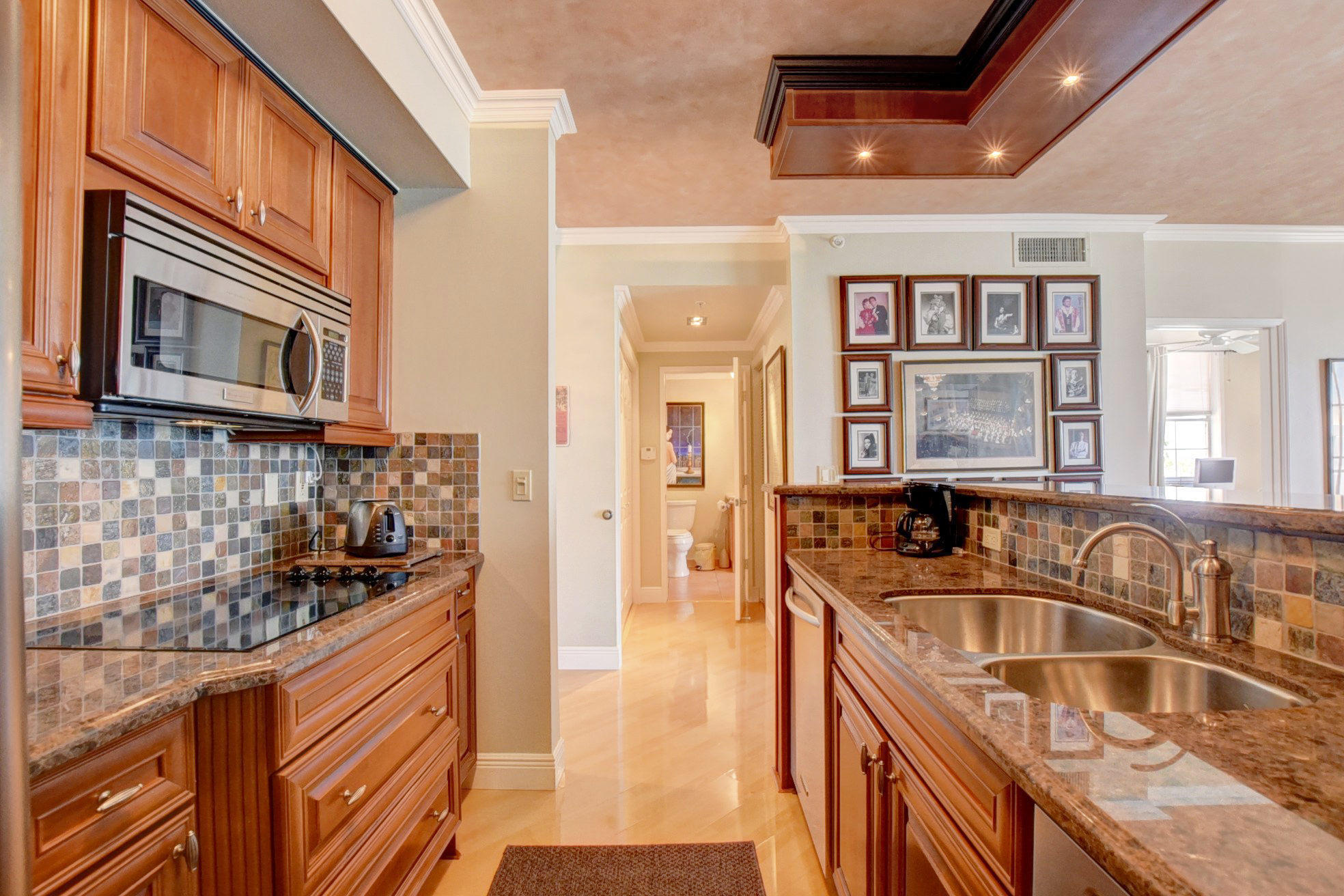 COURTYARDS IN CITYPLACE CONDO - Residential