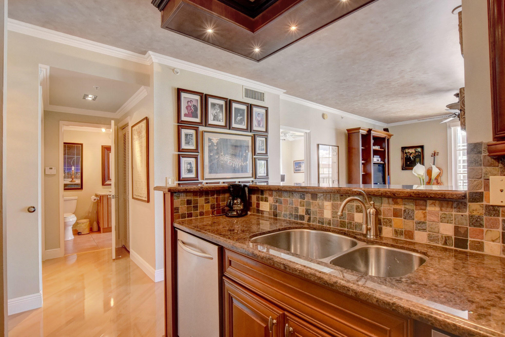 COURTYARDS IN CITYPLACE CONDO - Residential