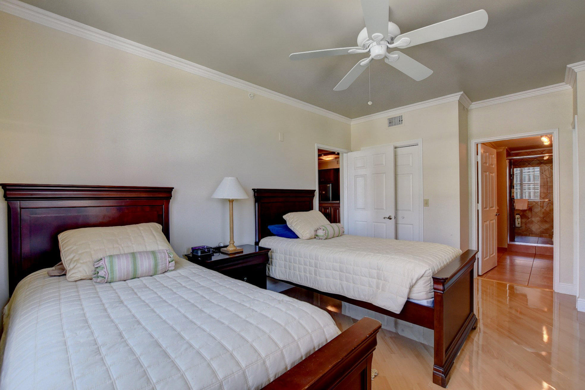 COURTYARDS IN CITYPLACE CONDO - Residential
