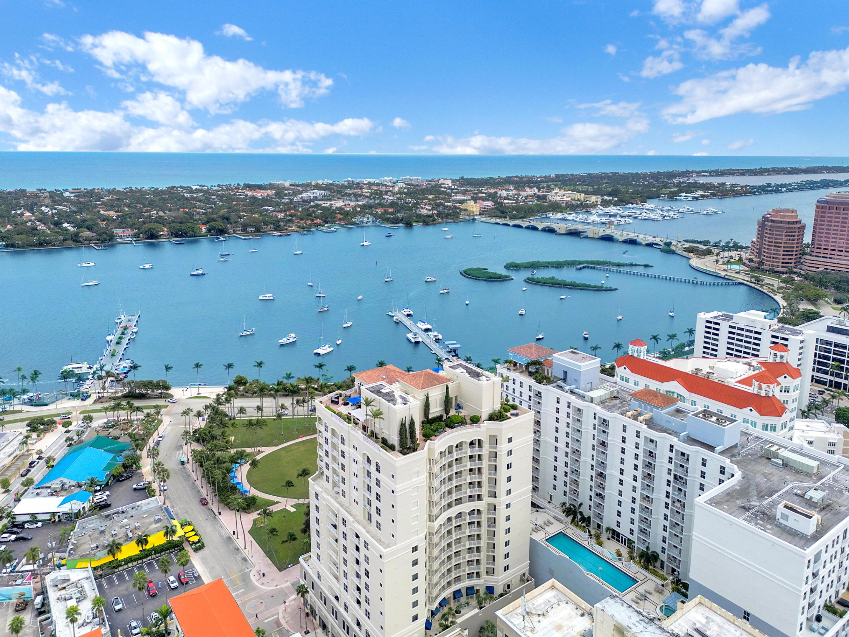 ESPLANADE GRANDE CONDO - Residential