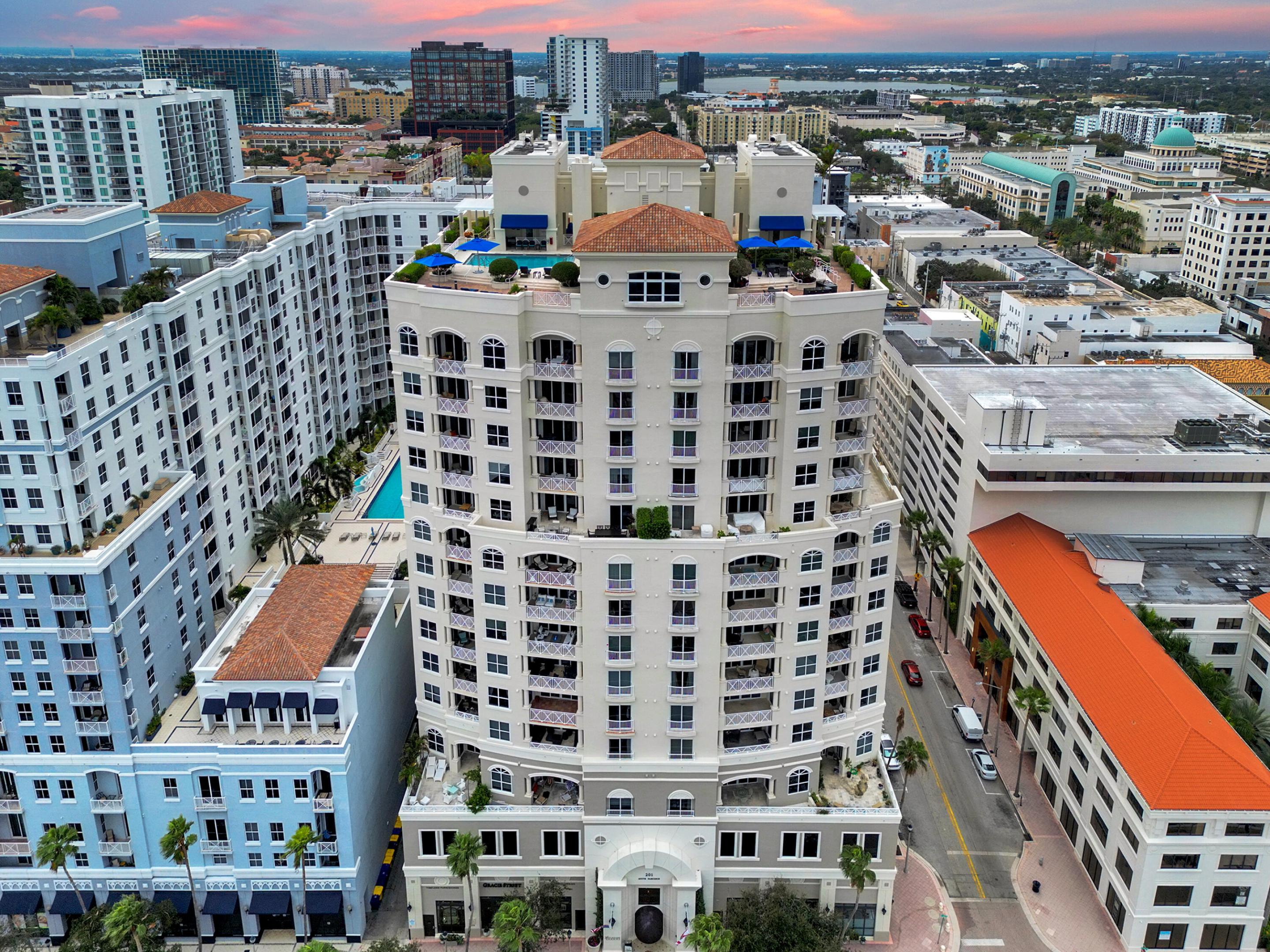 ESPLANADE GRANDE CONDO - Residential
