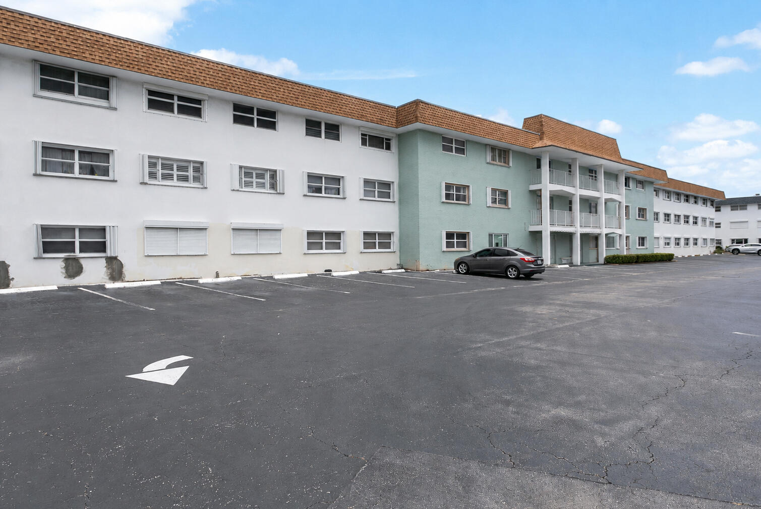 SHORE CLUB APTS B & C CONDO - Residential