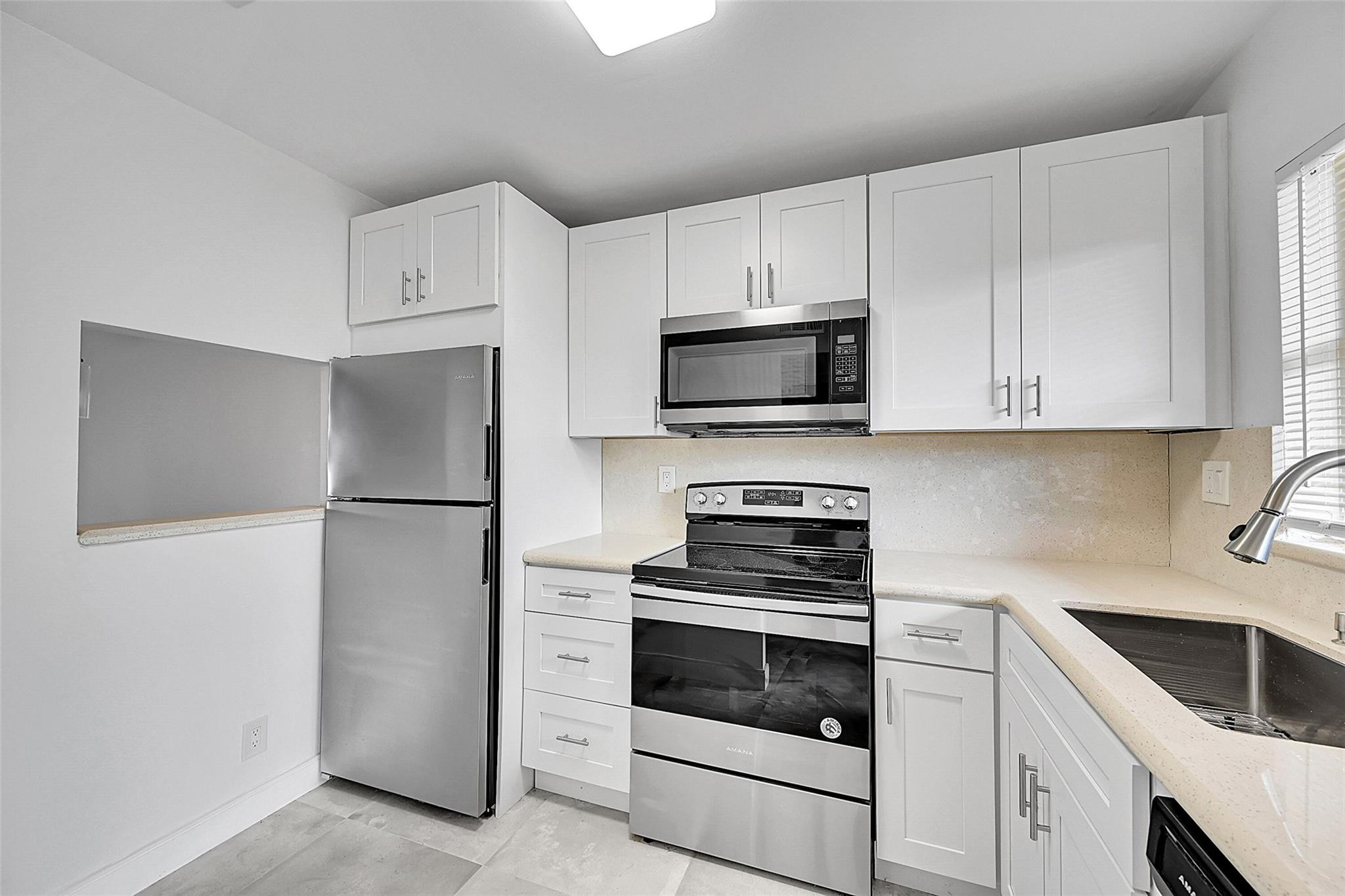 SUNRISE LAKES PHASE III - Residential