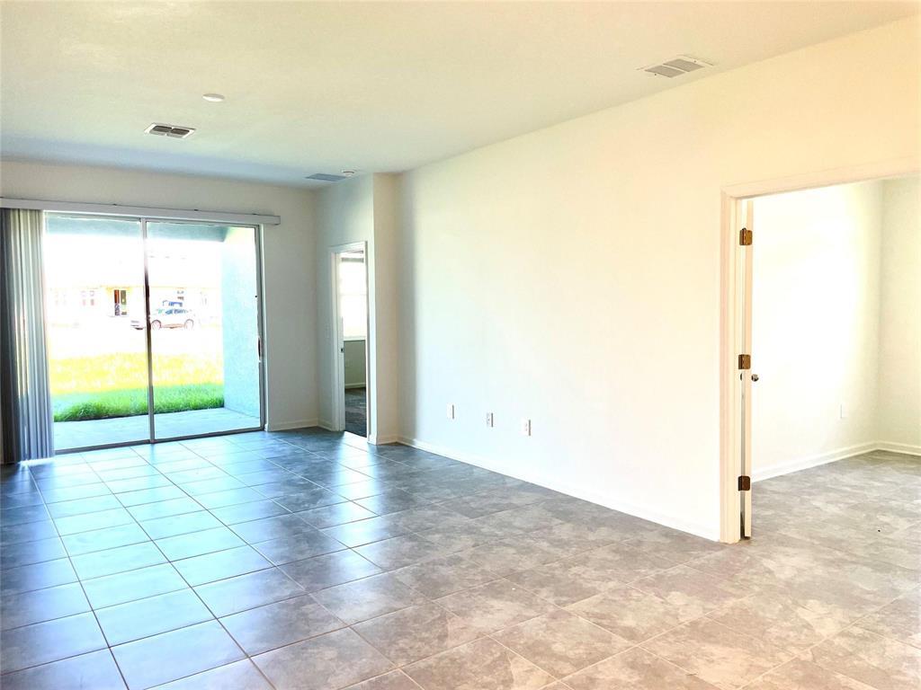 ASTONIA NORTH - Residential Lease