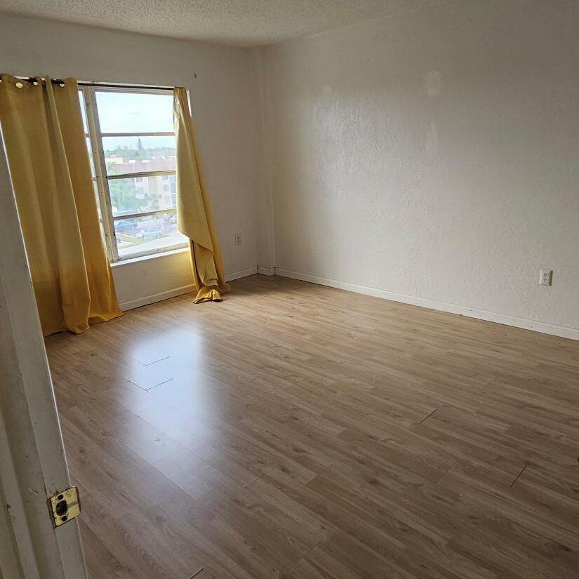 MANORS OF INVERRARY XI - Residential Lease