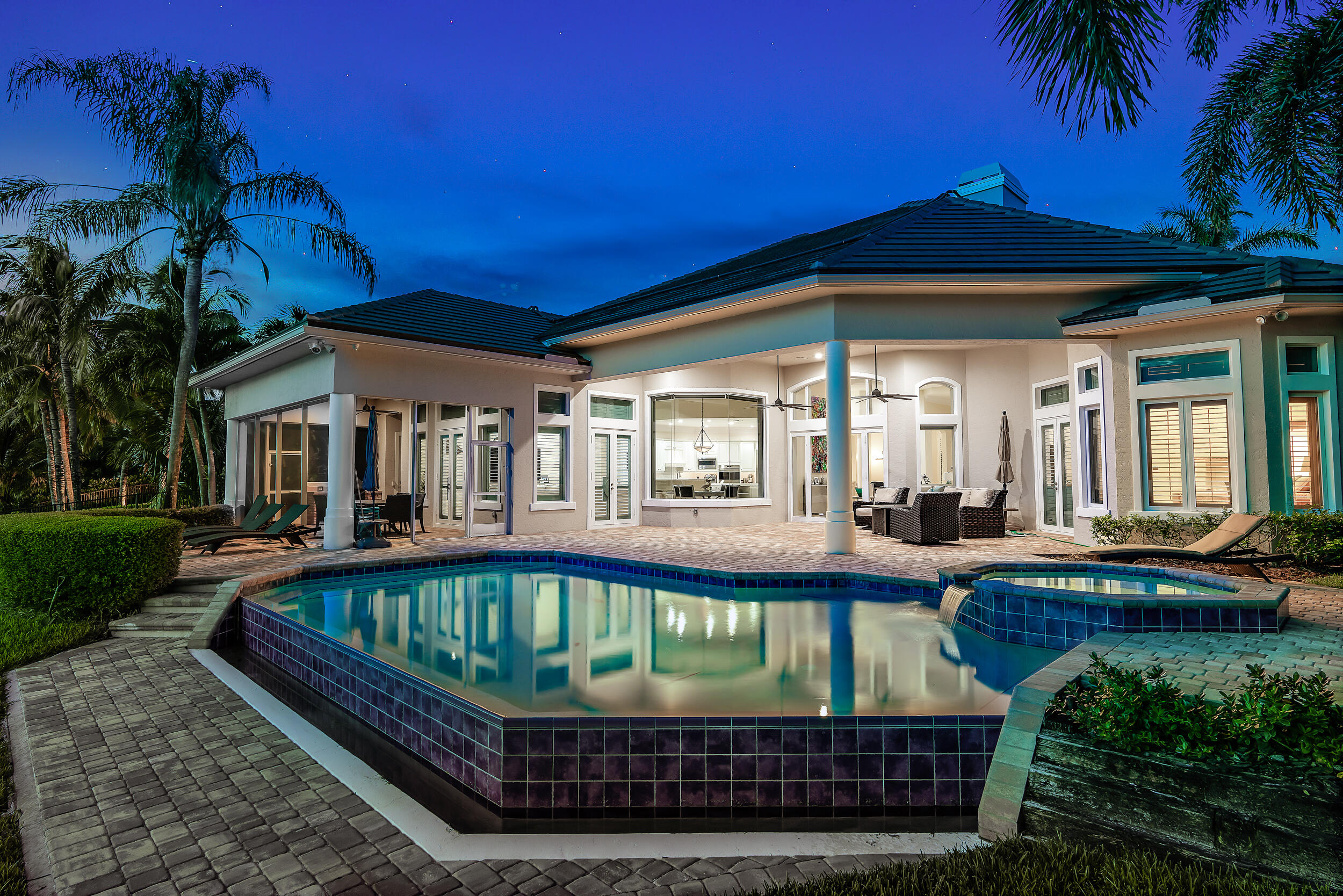 Tequesta Country Club - Residential