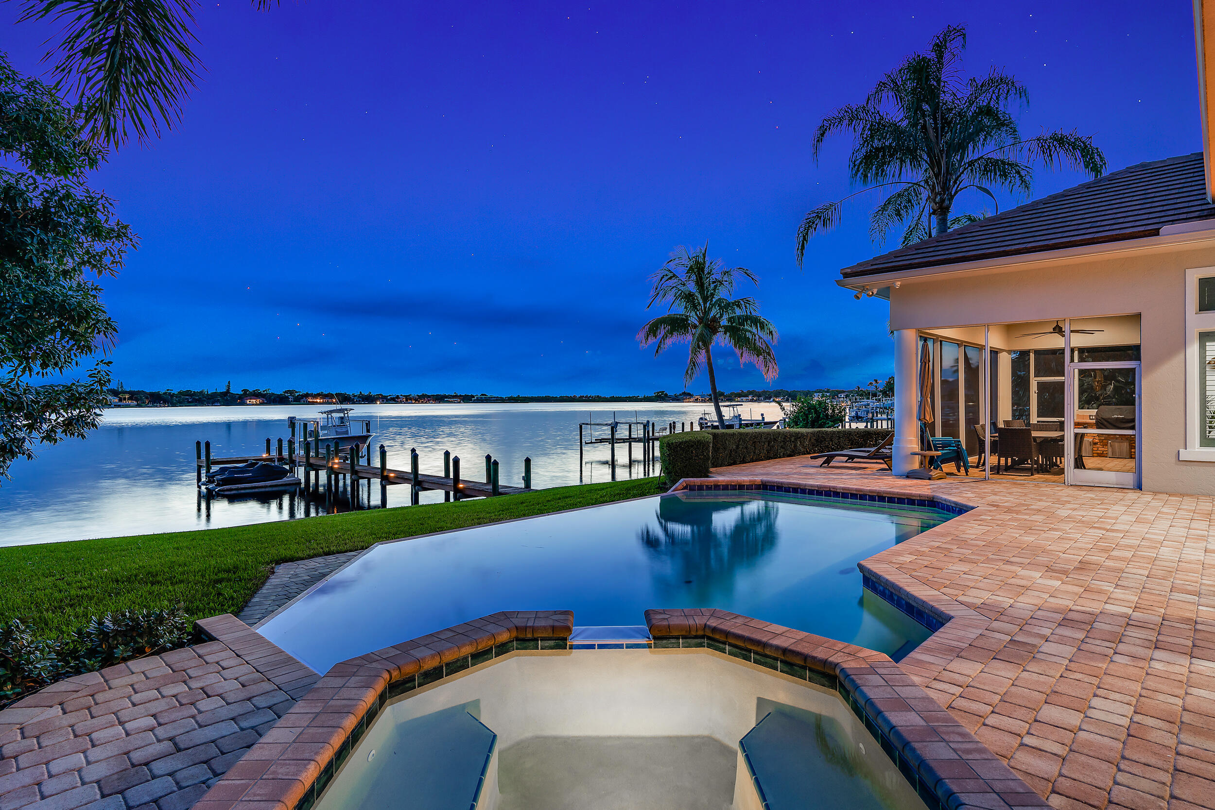 Tequesta Country Club - Residential