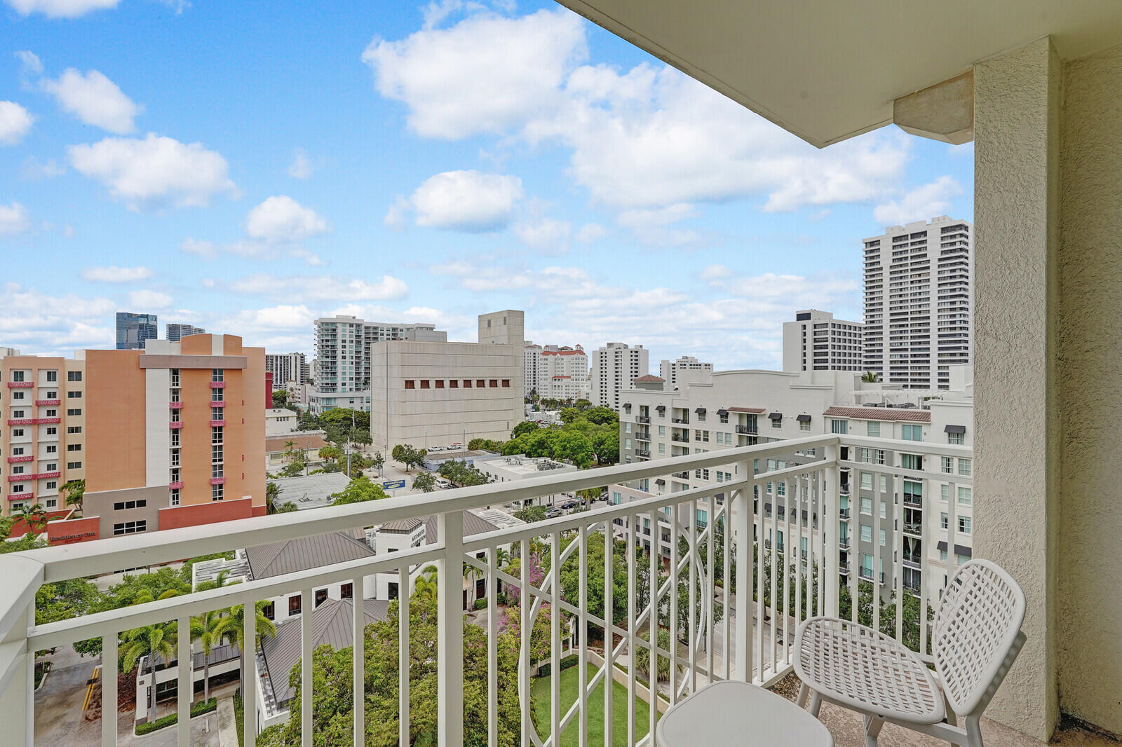 CITY PALMS CONDO - Residential Lease