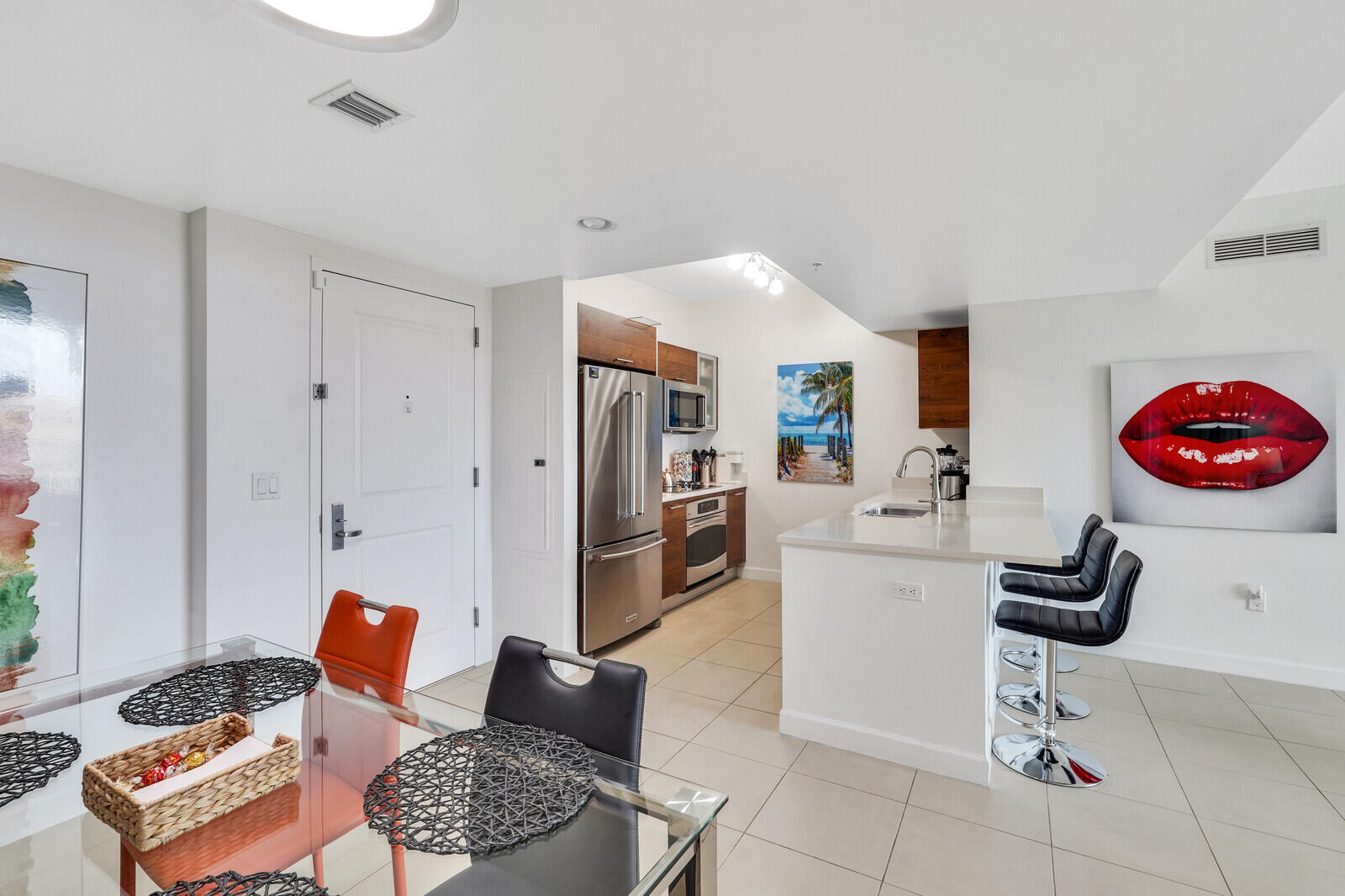 CITY PALMS CONDO - Residential Lease