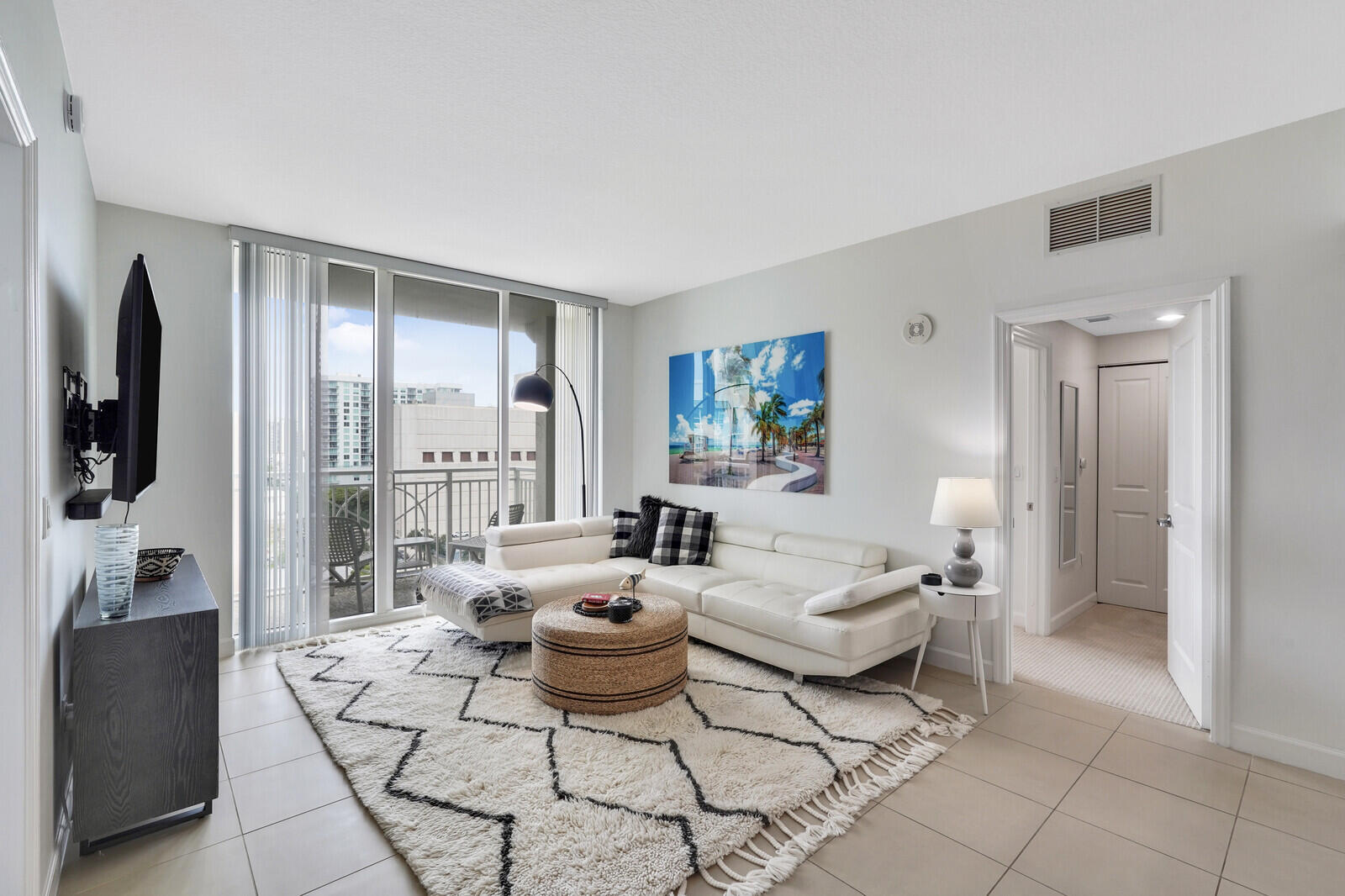 CITY PALMS CONDO - Residential Lease