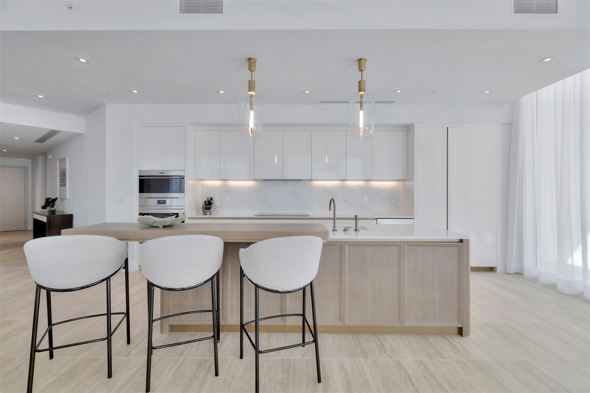 Four Seasons - Residential Lease