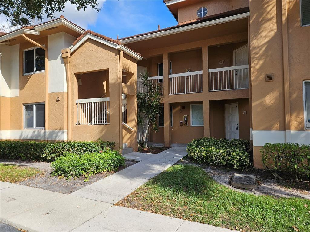 COLONNADES CONDO - Residential Lease