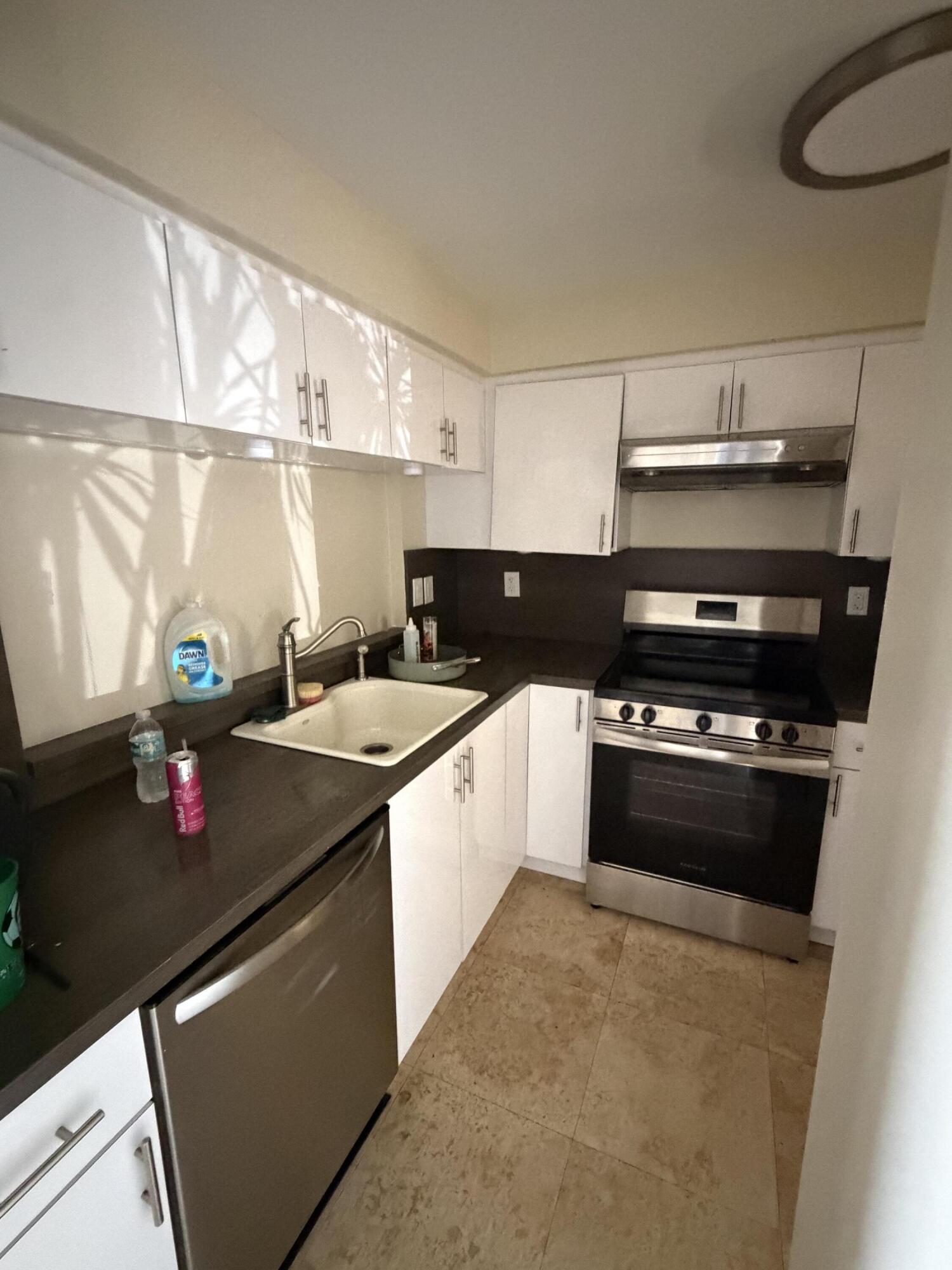 COLONNADES CONDO - Residential Lease