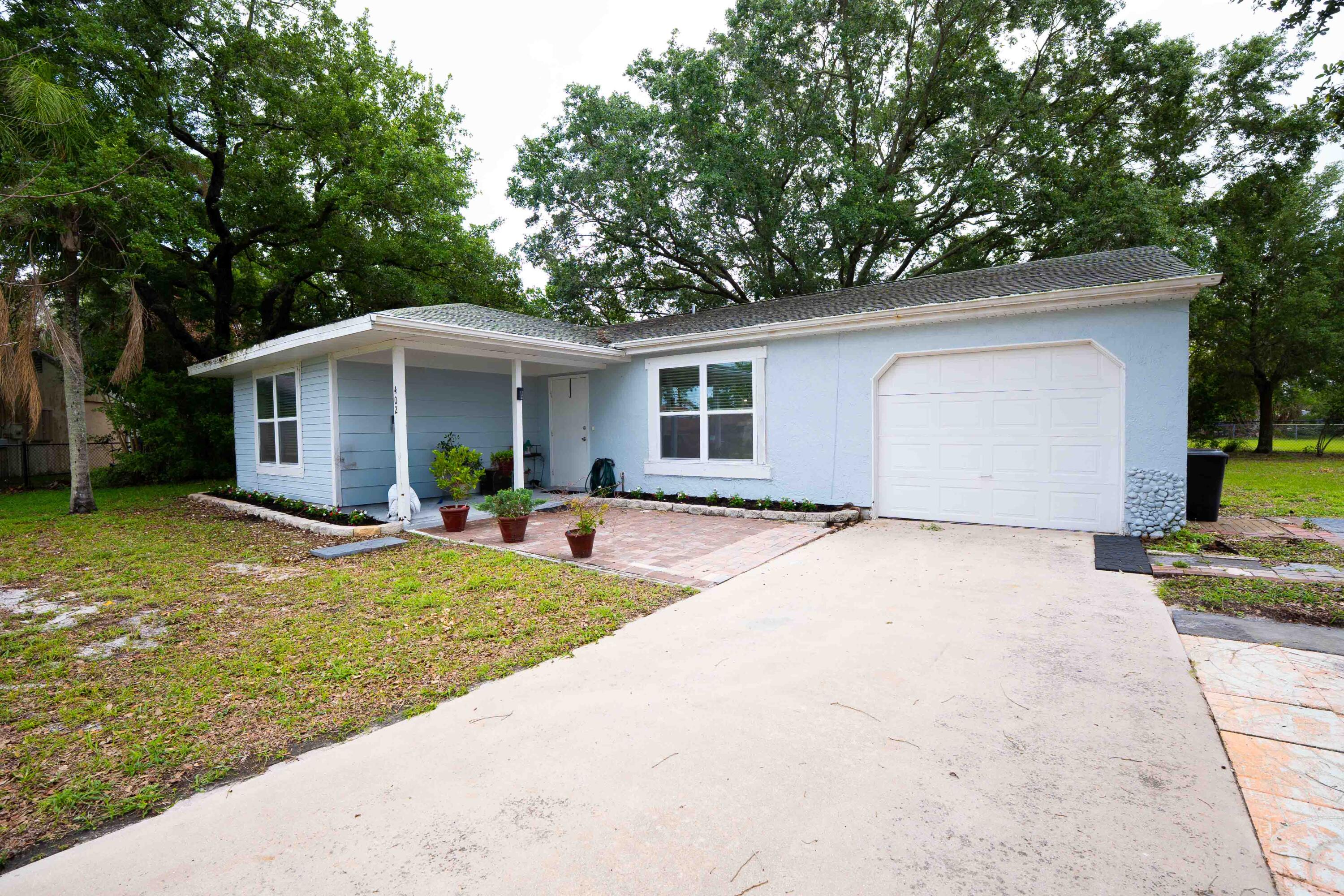 Welcome to this beautifully maintained 3-bedroom, 2-bathroom home tucked away on a quiet cul-de-sac in the desirable Parks Edge HOA community. Ideally located just moments from Whispering Pines Park, this home offers the perfect blend of comfort, convenience, and lifestyle. Step inside to discover a newly updated kitchen, featuring modern finishes, upgraded cabinetry, and plenty of space for cooking and entertaining. The open layout flows seamlessly into the main living areas, creating a warm and inviting atmosphere. Enjoy peace of mind with a newer A/C system and water heater, providing efficiency and reliability for years to come. Outside, the cul-de-sac setting provides added privacy and minimal traffic—ideal for relaxing evenings or outdoor enjoyment.