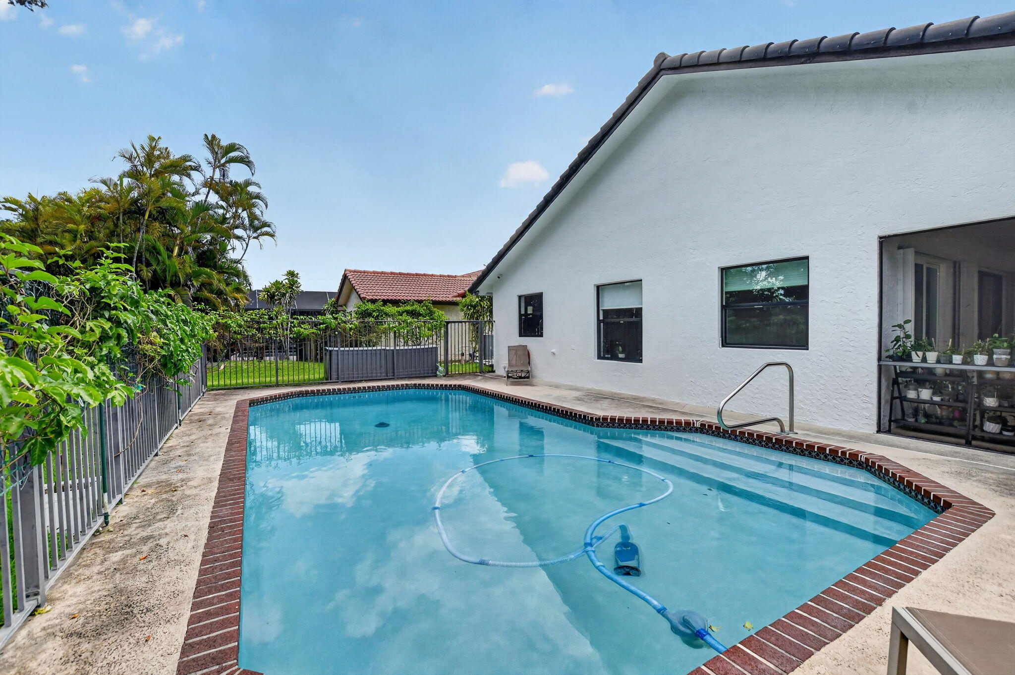 BOCA GREENS 2 - Residential