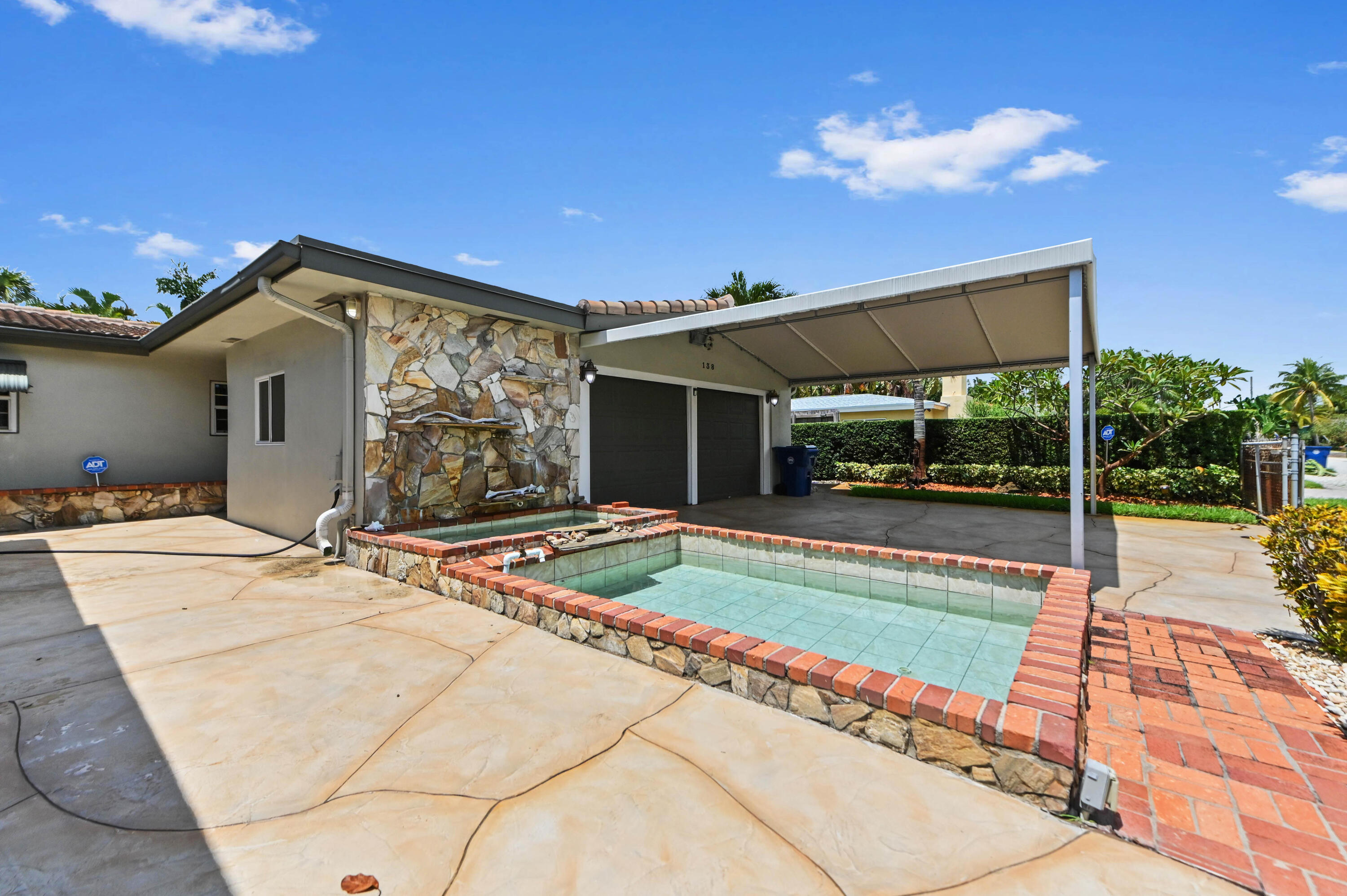 ALMAR ESTATES - Residential