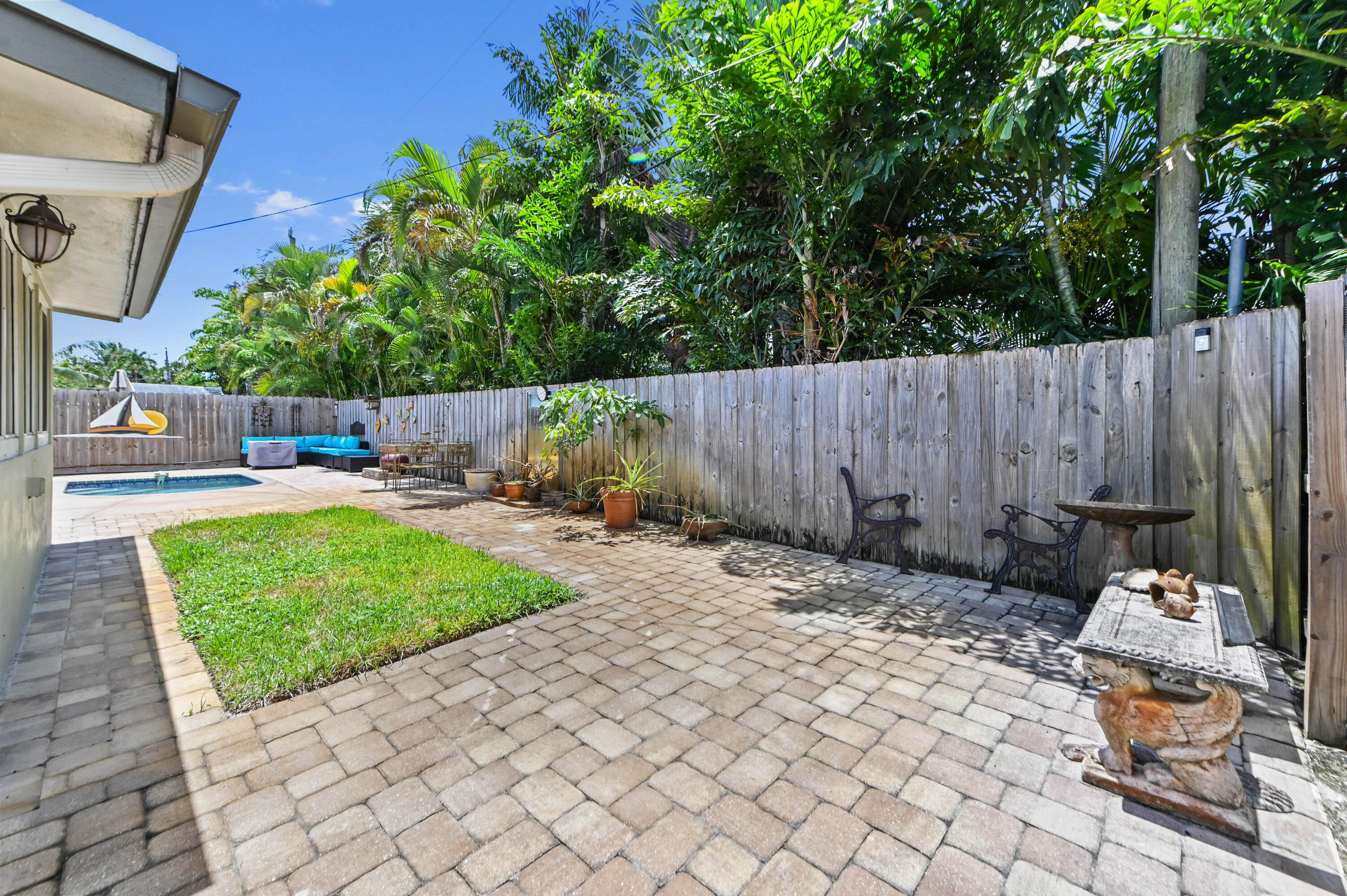 ALMAR ESTATES - Residential